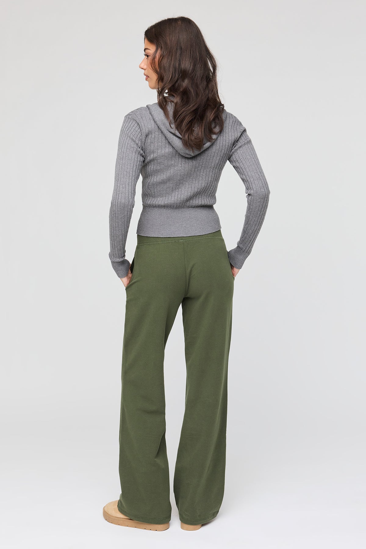 Vue alternative 19. Pantalon d'entraînement à jambe large en tissu bouclé