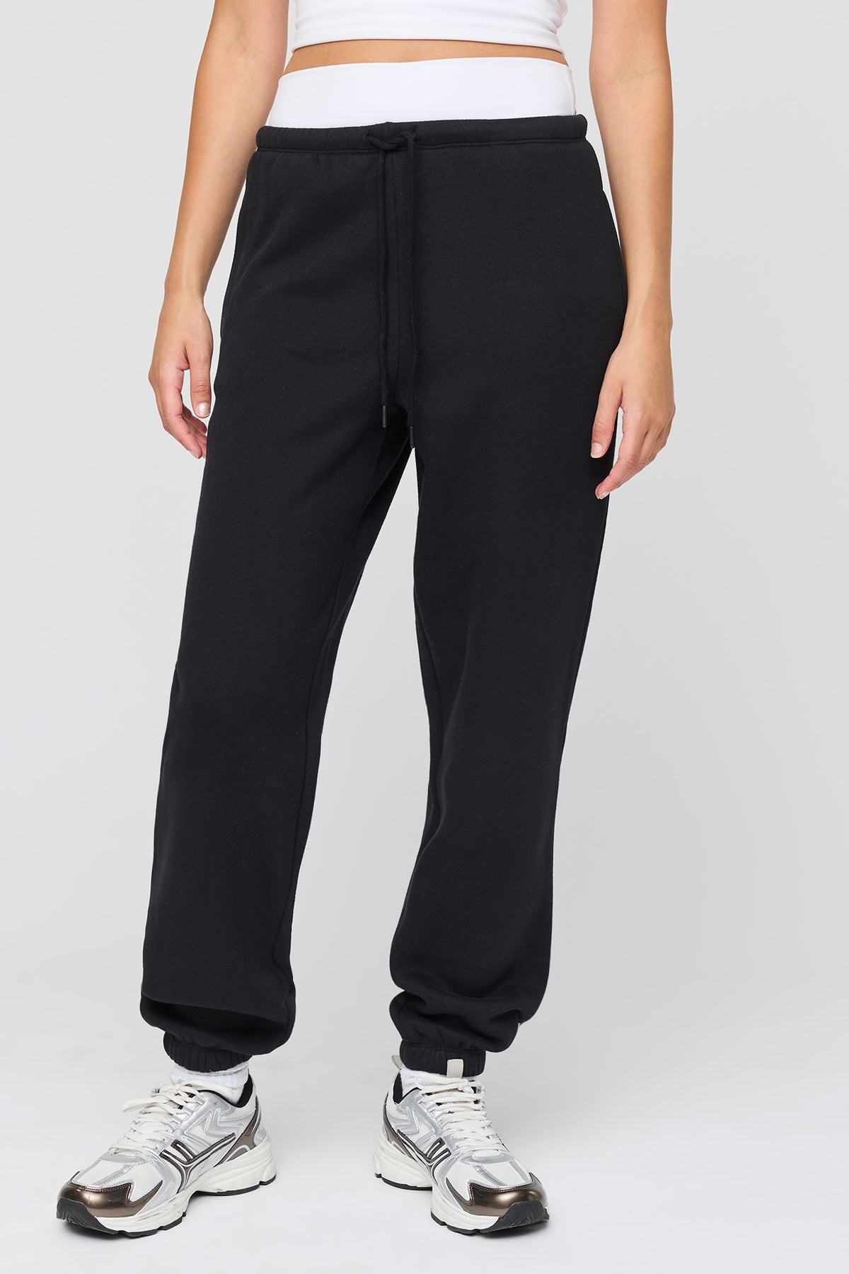 Alt View 2. Luxe Fleece Low-Rise Jogger - Black