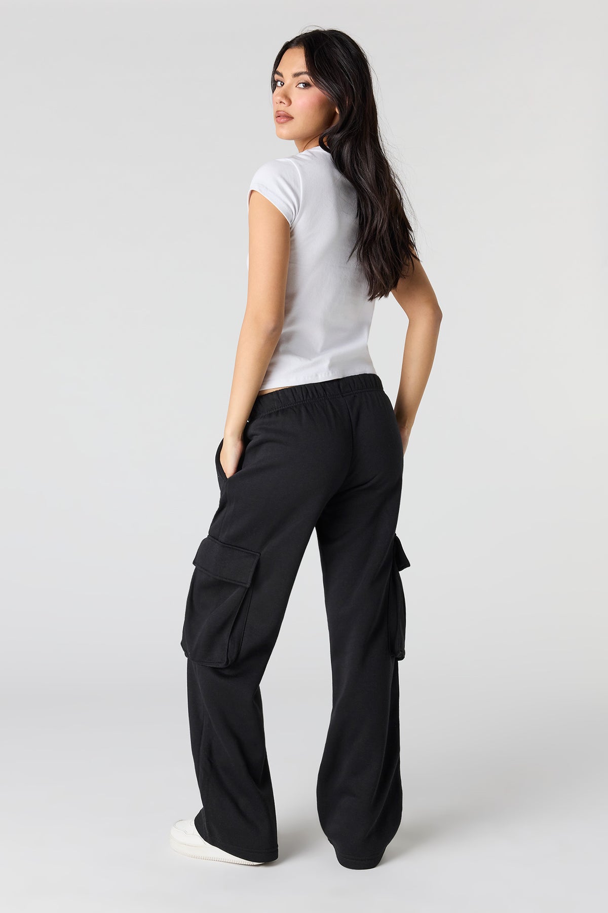 Vue alternative 6. Pantalon d'entraînement cargo à jambe large en molleton