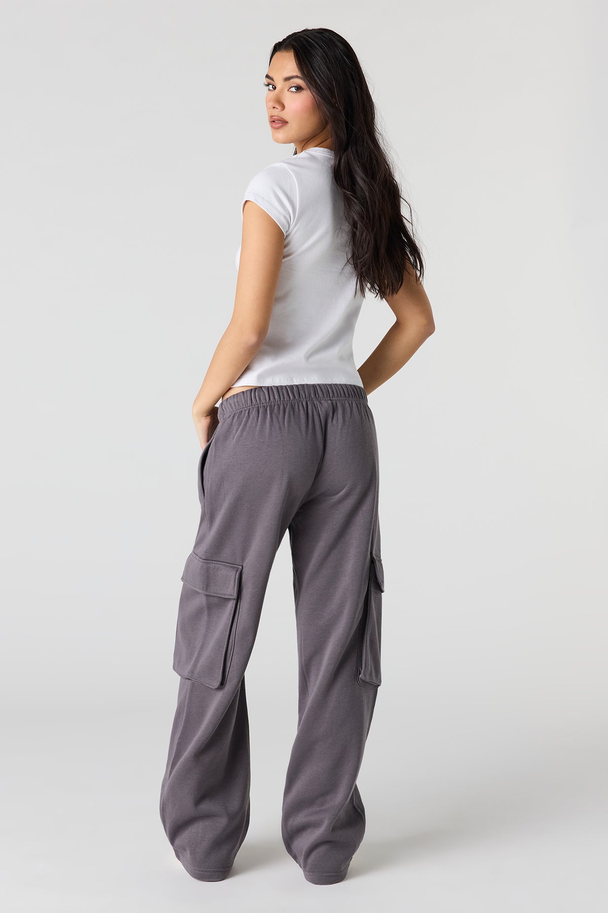 Vue alternative 9. Pantalon d'entraînement cargo à jambe large en molleton