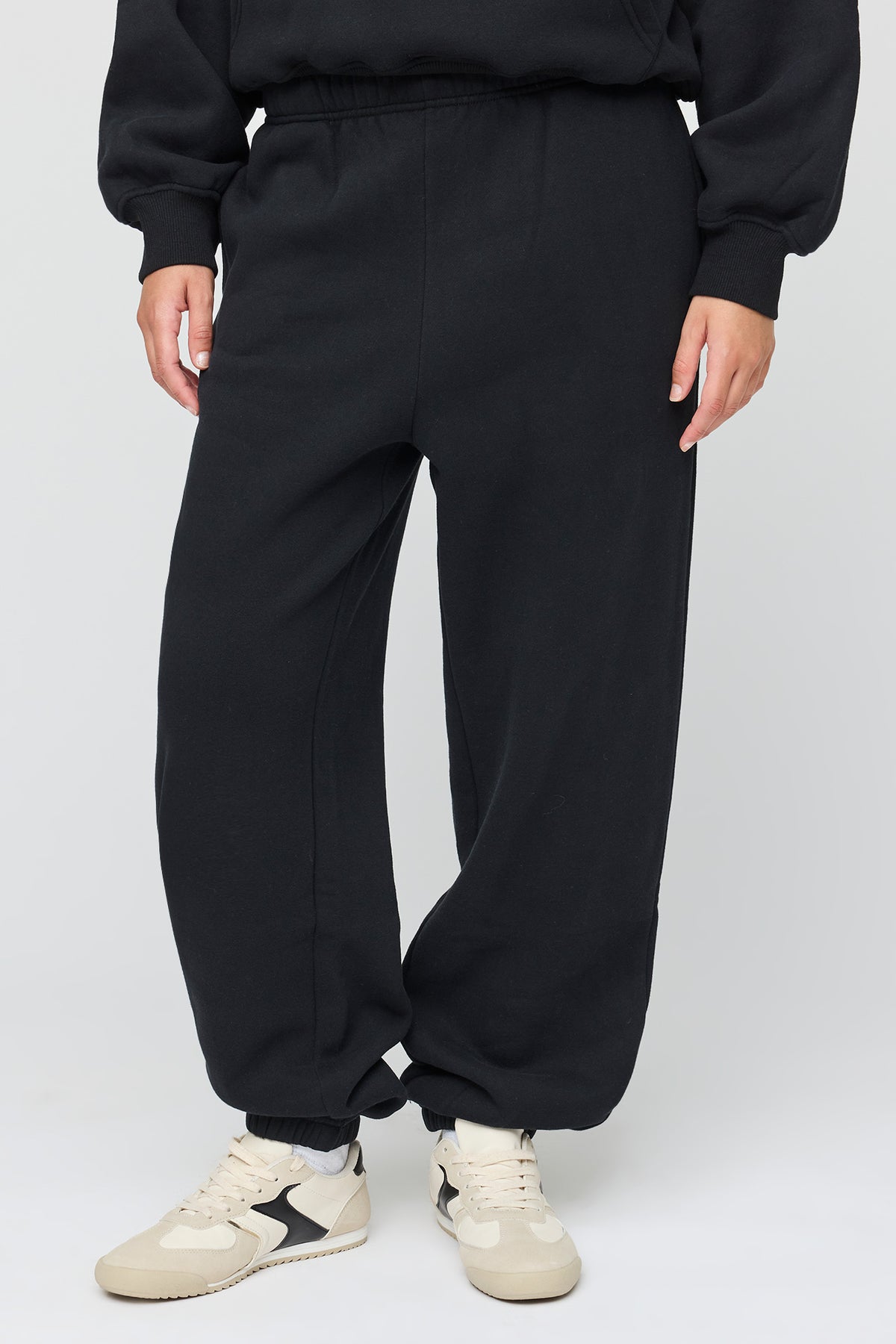 Alt View 2. Luxe Fleece Boyfriend Jogger - Black
