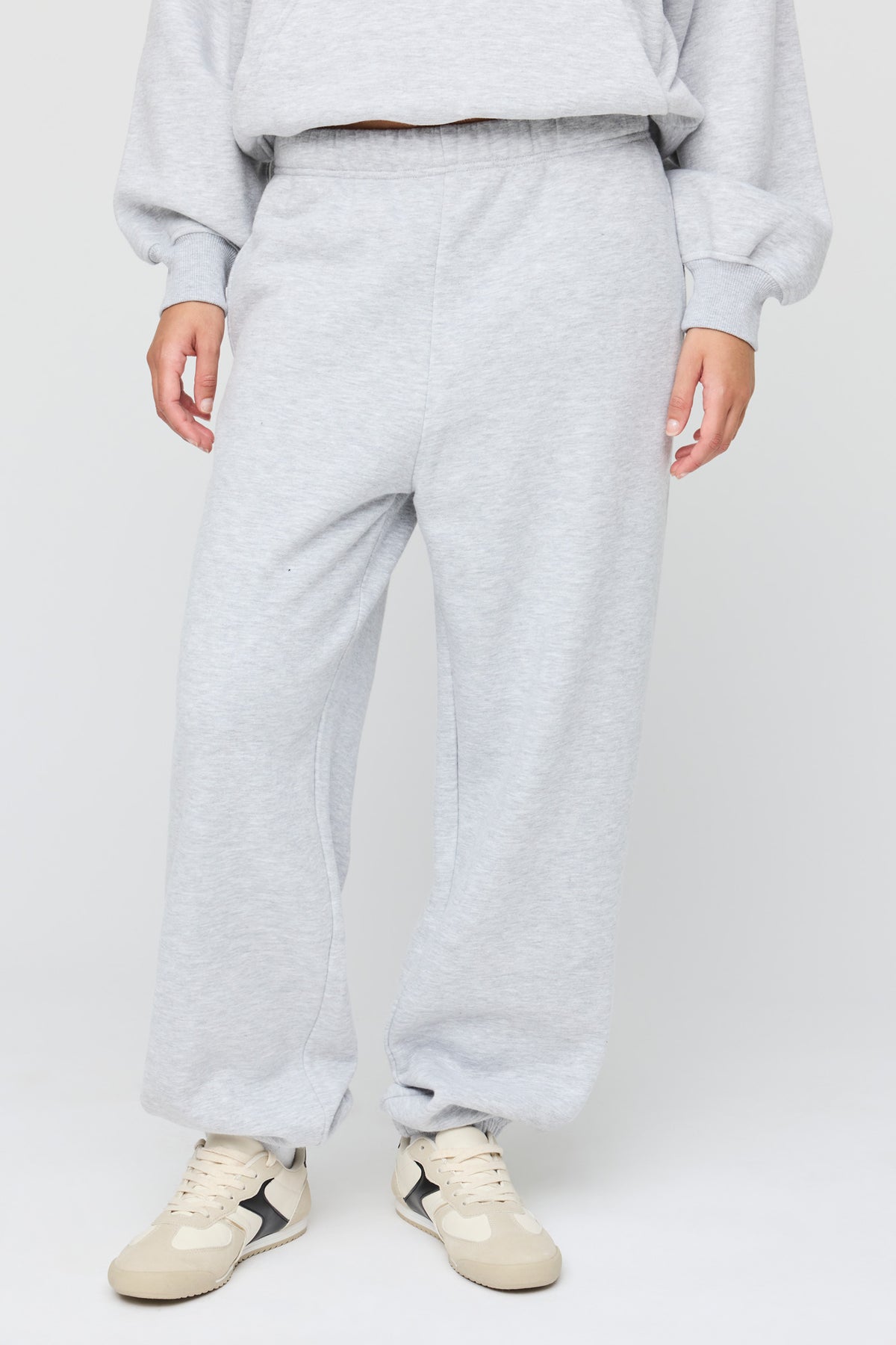 Vue alternative 2. Jogger de coupe garçonne en molleton de luxe