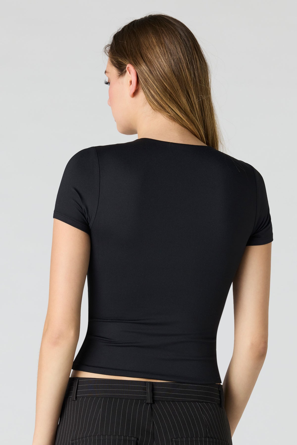 Alt View 2. Contour Crew Neck T-Shirt - Black