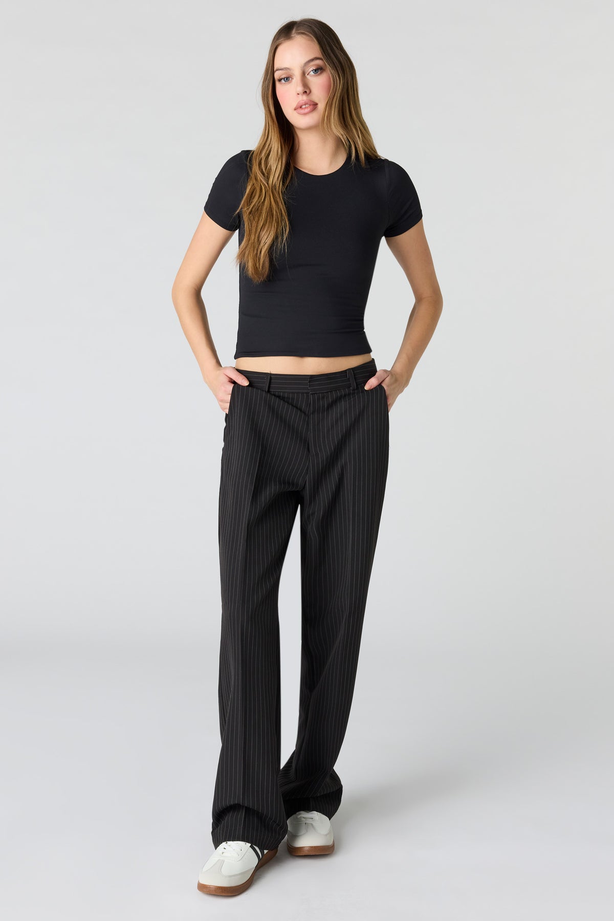 Alt View 3. Contour Crew Neck T-Shirt - Black