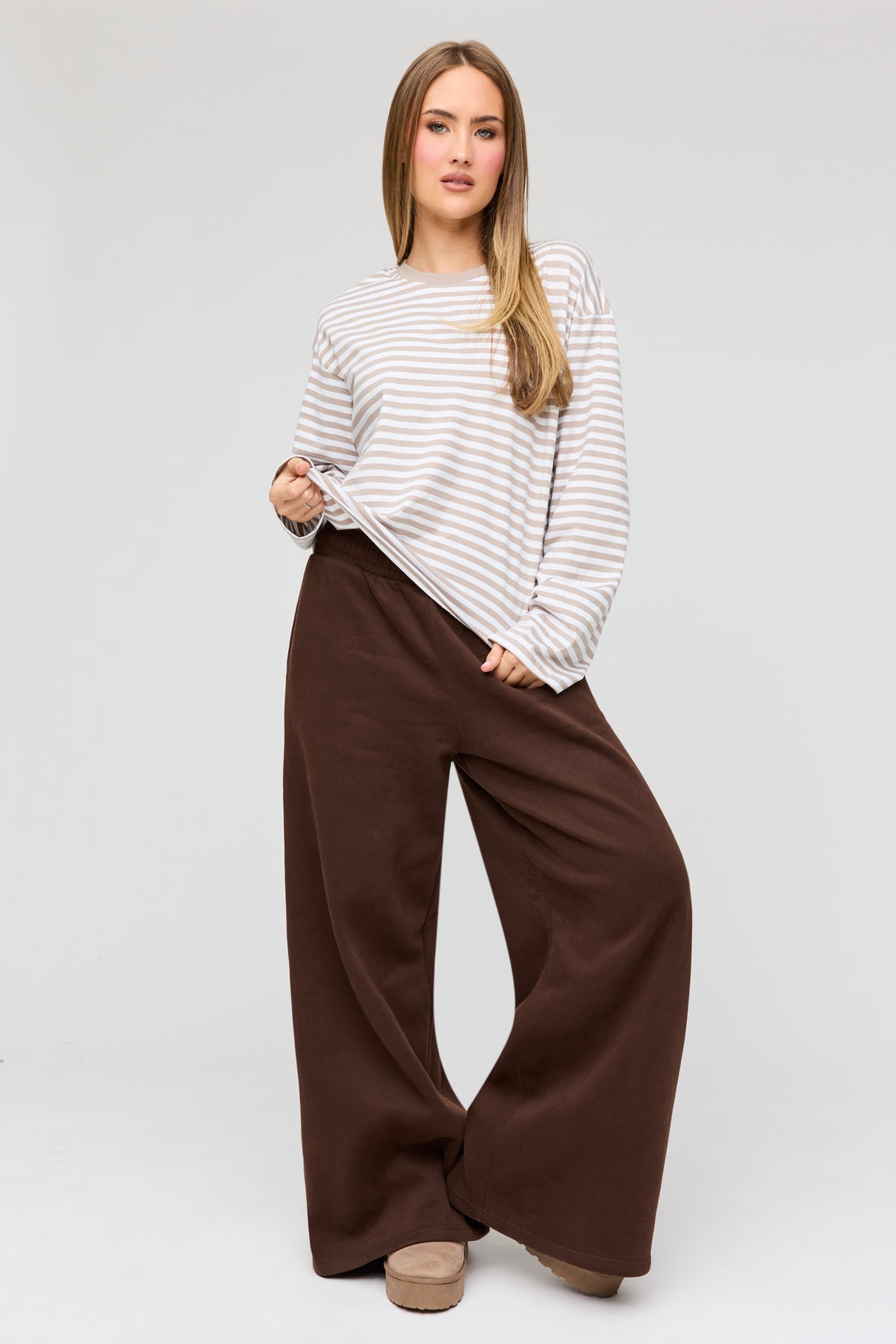 Alt View 3. Boxy Long Sleeve Top - Mushroom