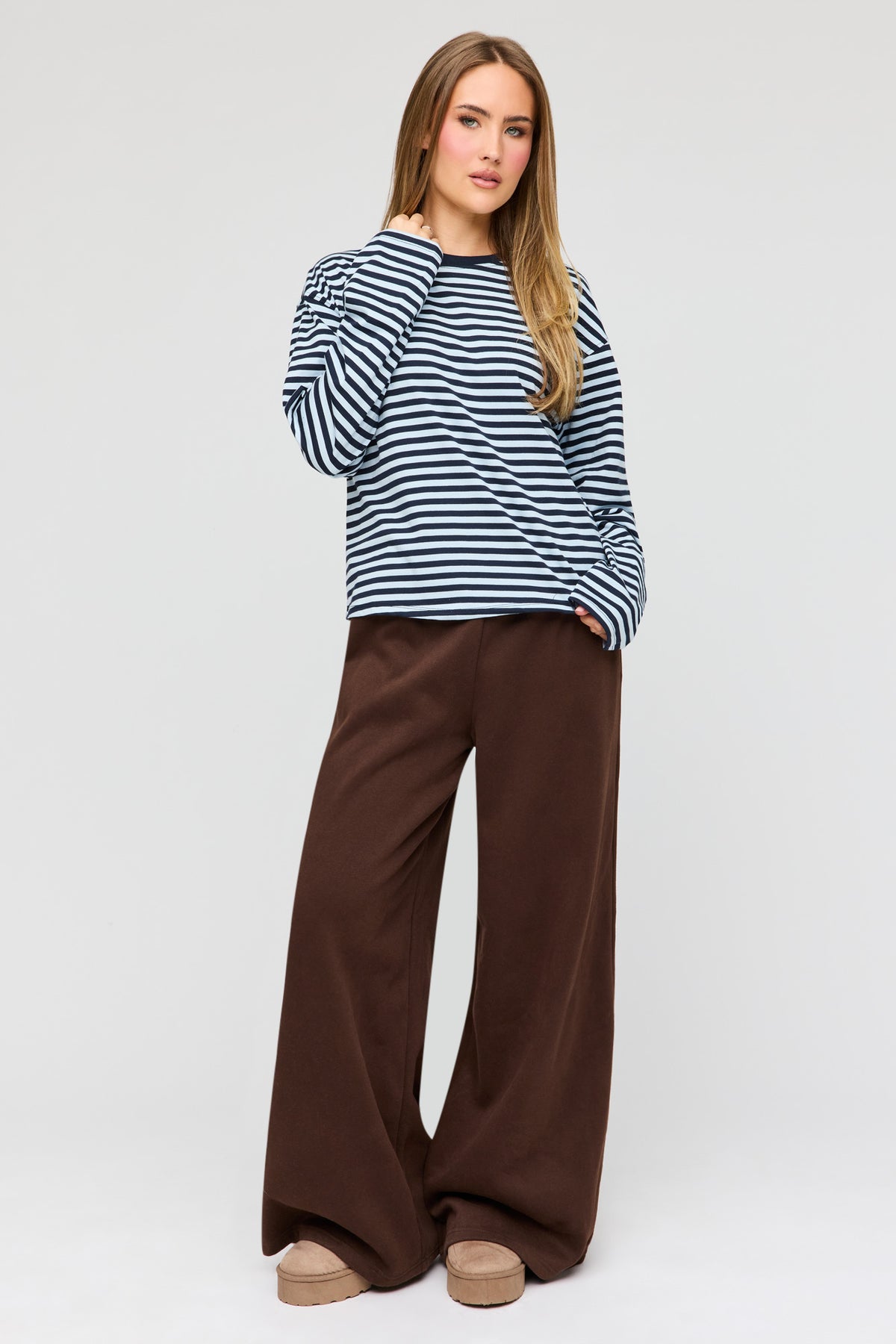 Alt View 3. Boxy Long Sleeve Top - Blue