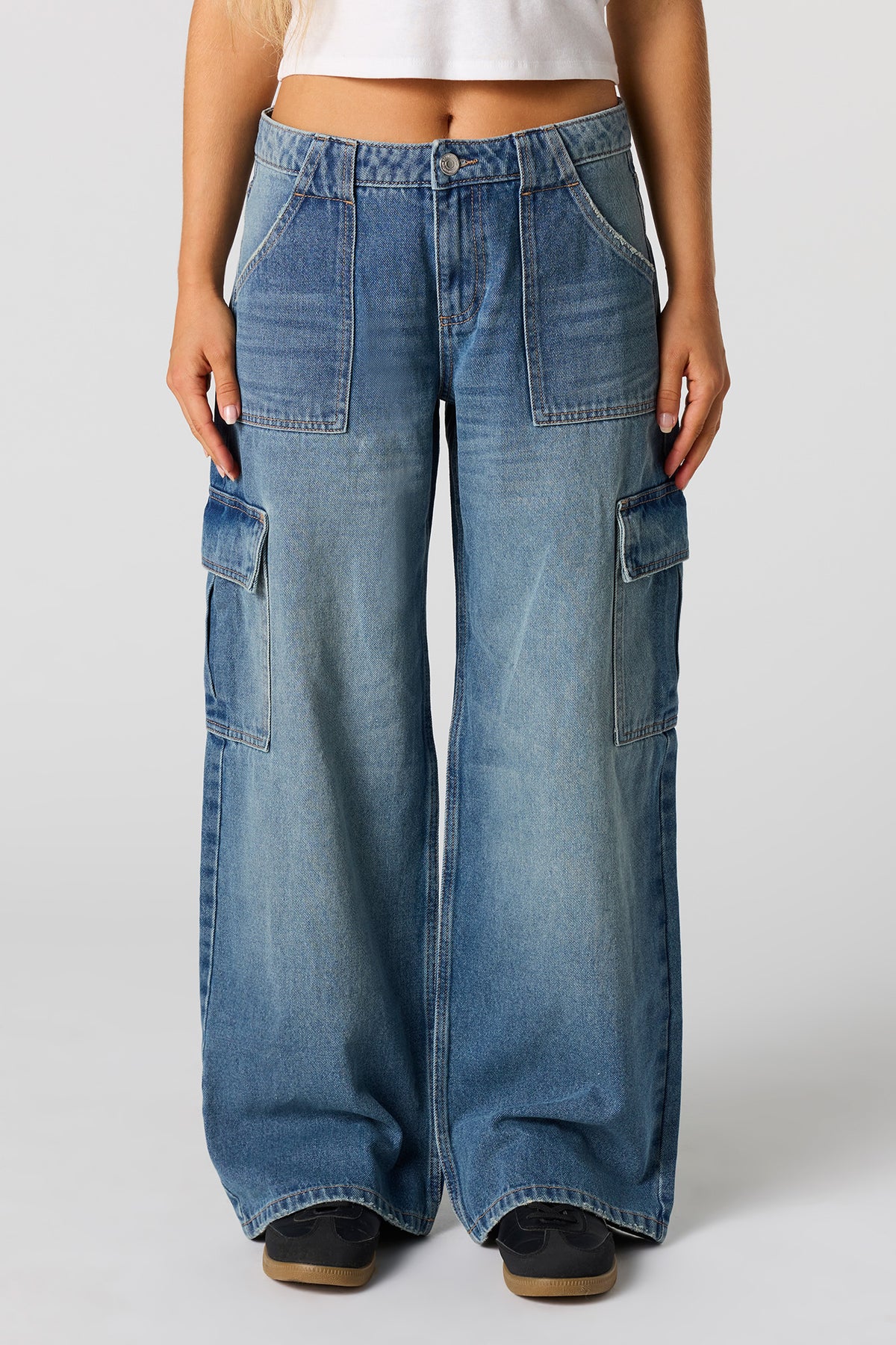 Vue alternative 2. Jean cargo à taille basse