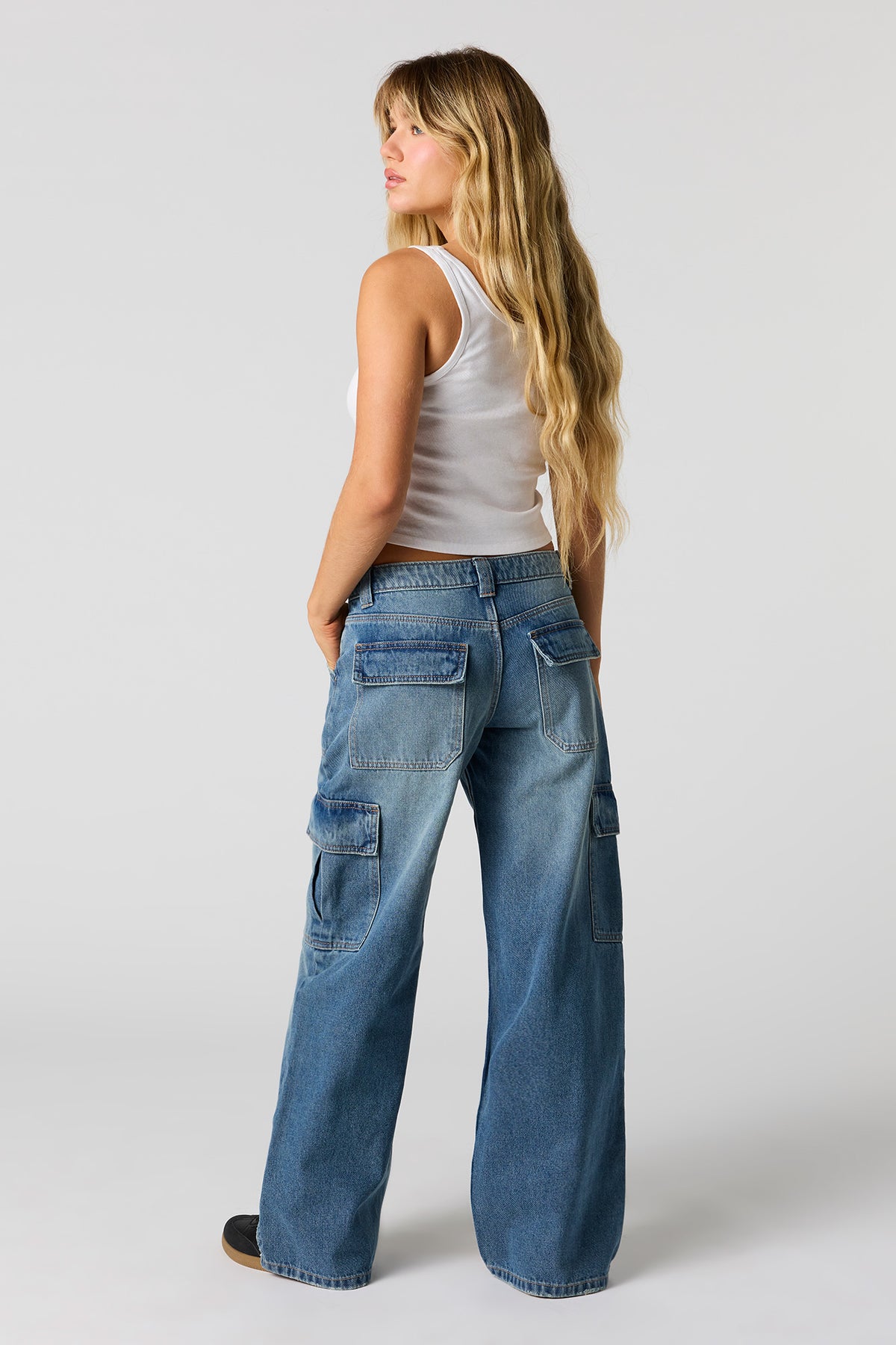 Vue alternative 3. Jean cargo à taille basse