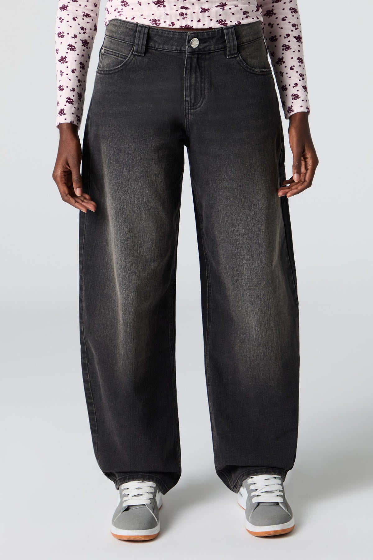 Vue alternative 2. Jean à jambe ballon et taille basse