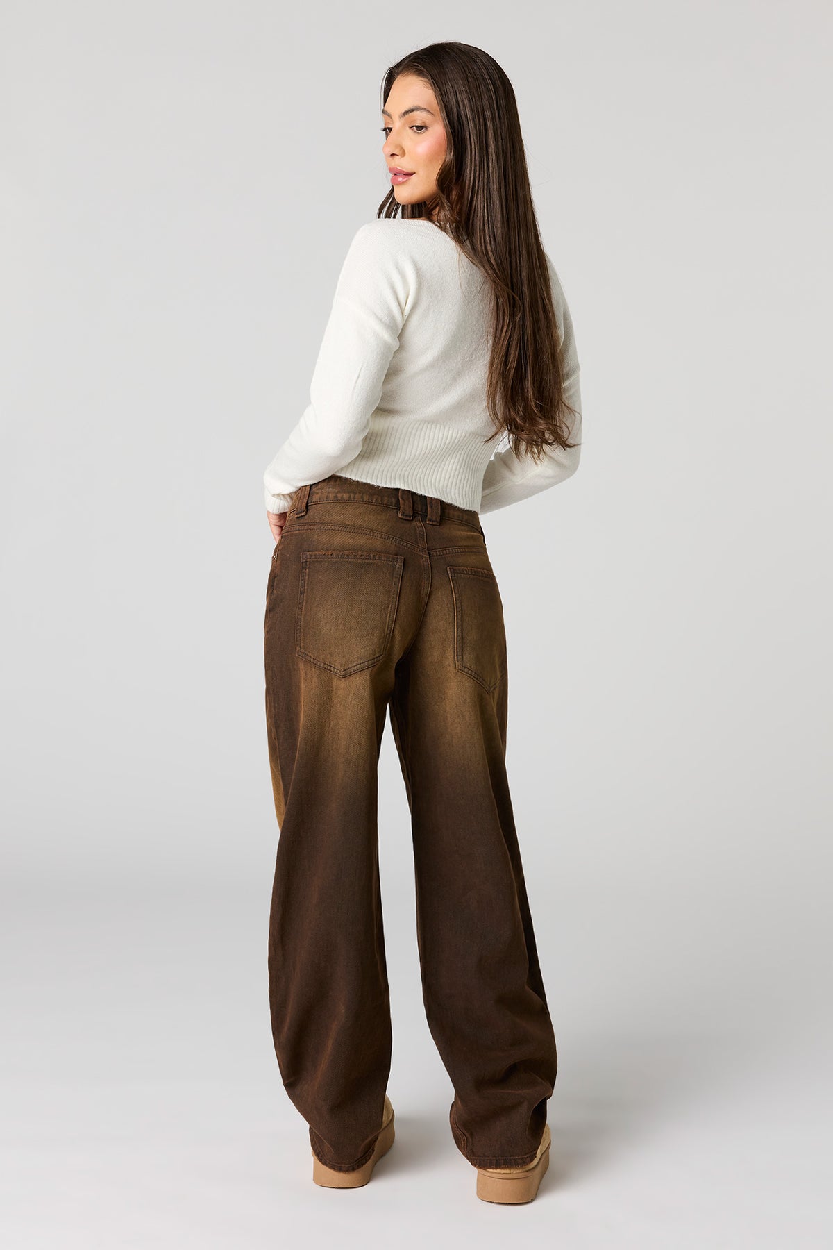 Vue alternative 3. Jean à jambe ballon et taille basse