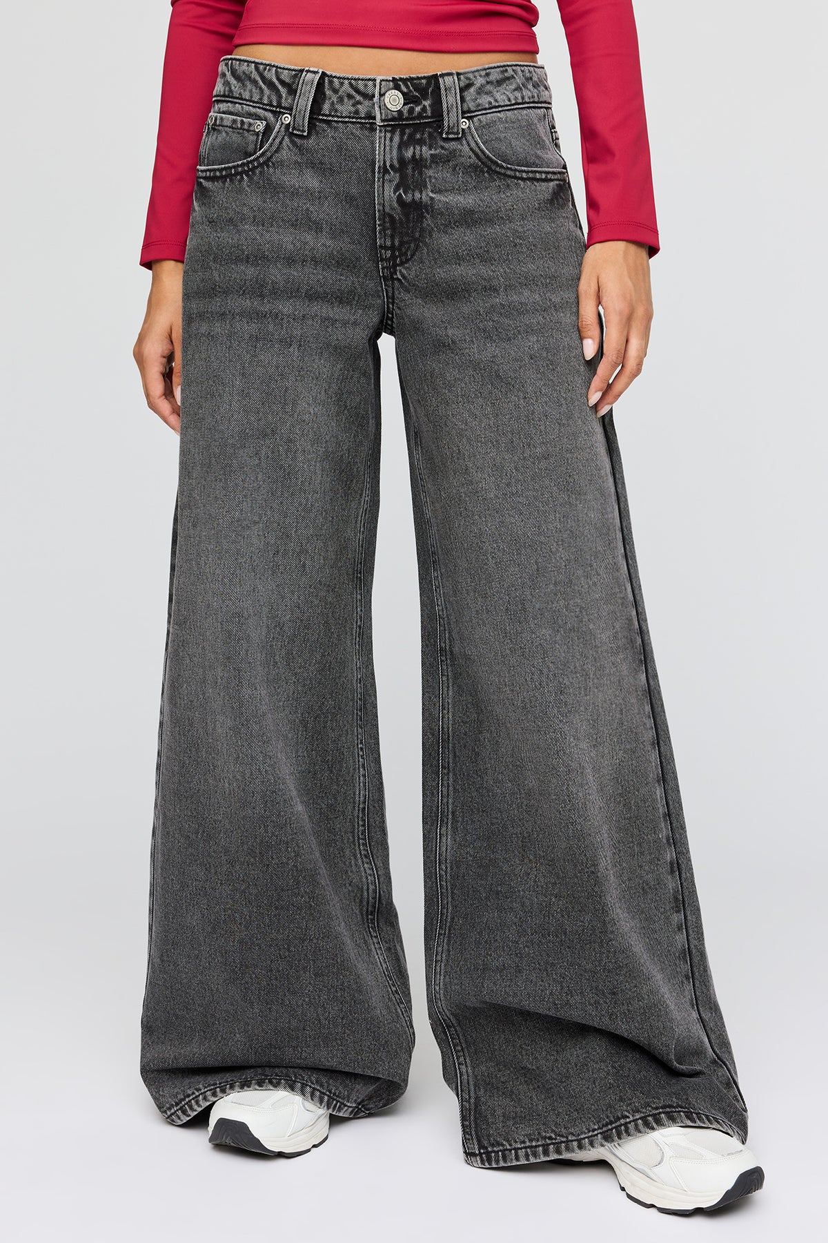 Vue alternative 2. Jean mi-taille à jambe super large