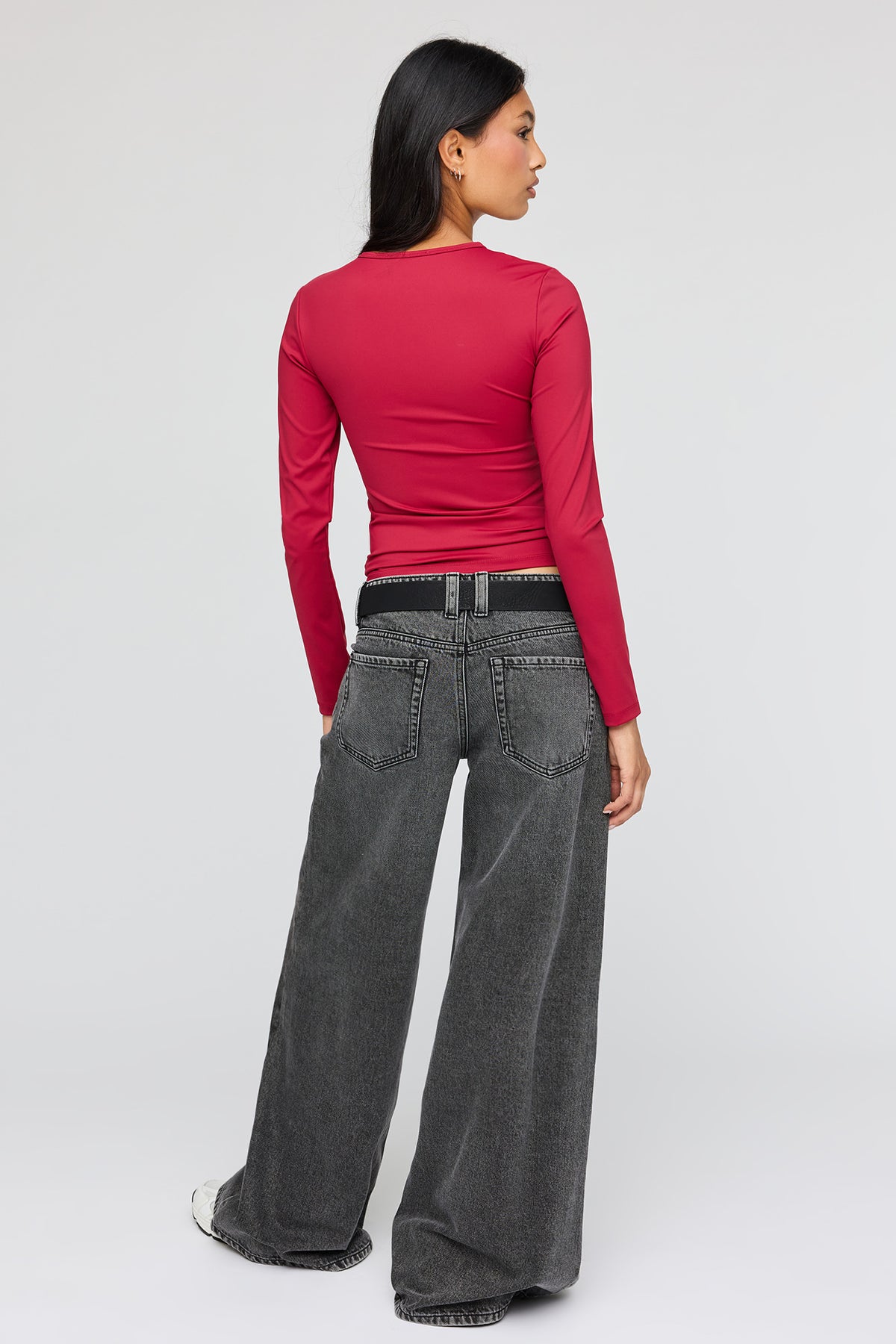 Vue alternative 3. Jean mi-taille à jambe super large