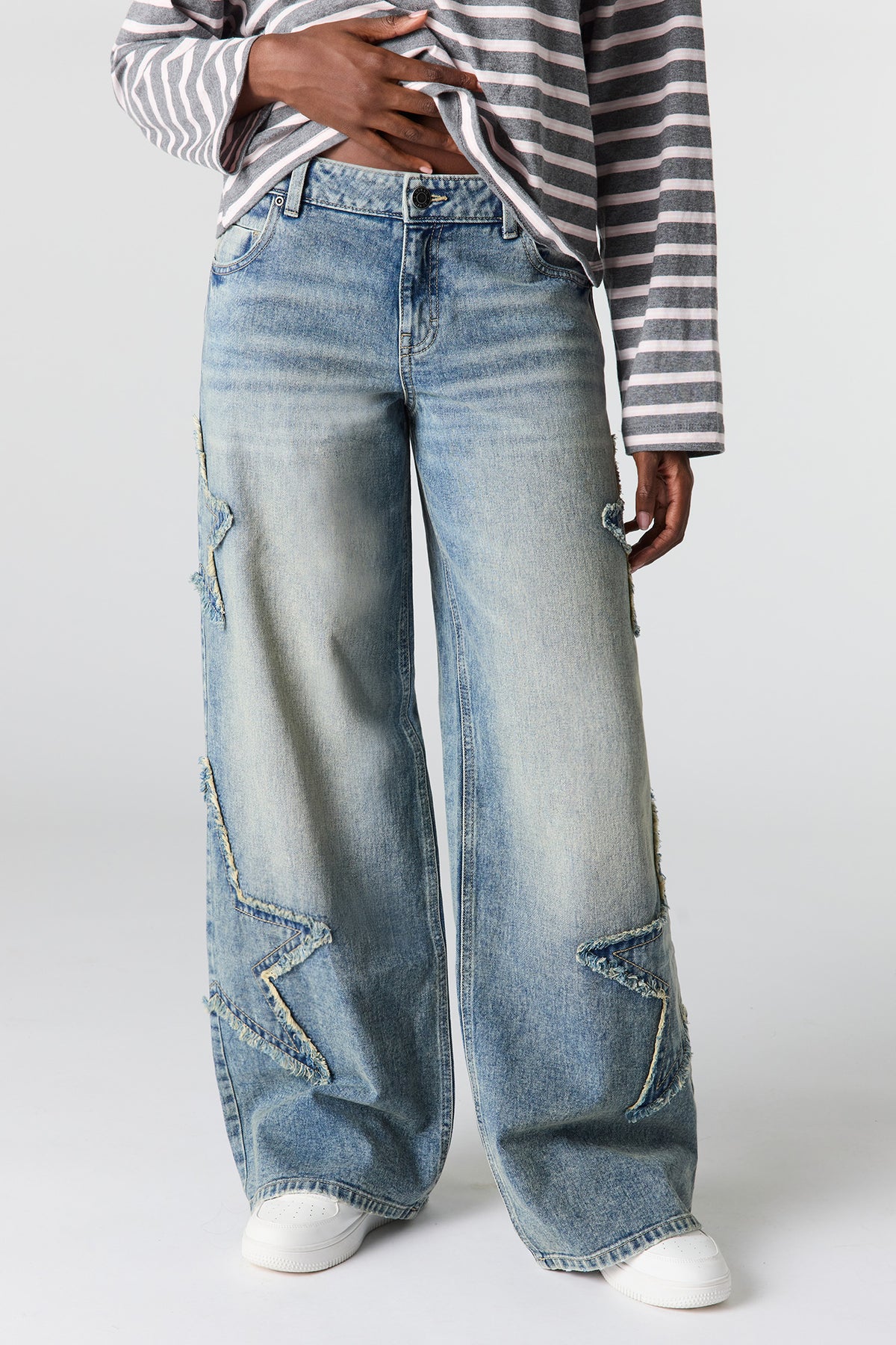 Vue alternative 2. Jean super baggy London à taille basse avec motif brodé