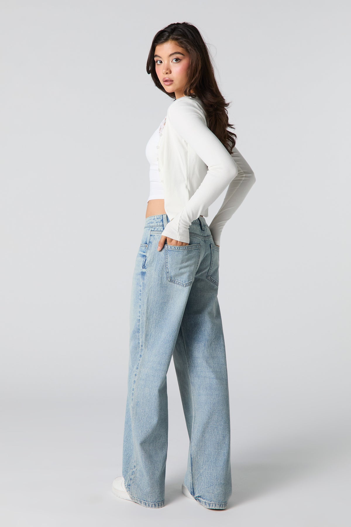 Vue alternative 4. Jean baggy à taille basse avec porte-clés