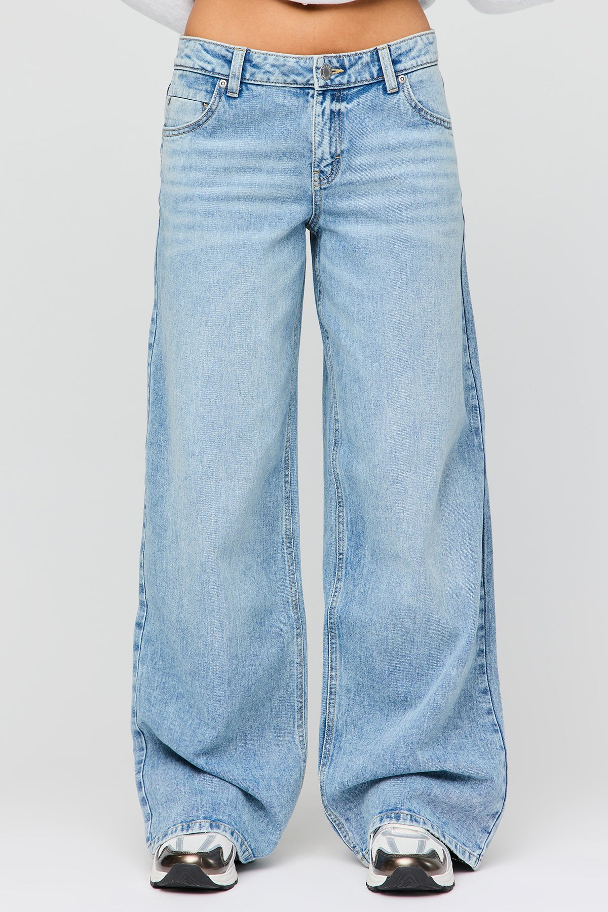 Alt View 2. London Low Rise Graphic Super Baggy Jean - Medium Blue