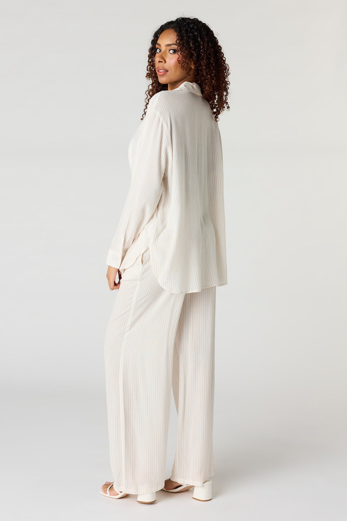 Vue alternative 3. Pantalon fluide à jambe large