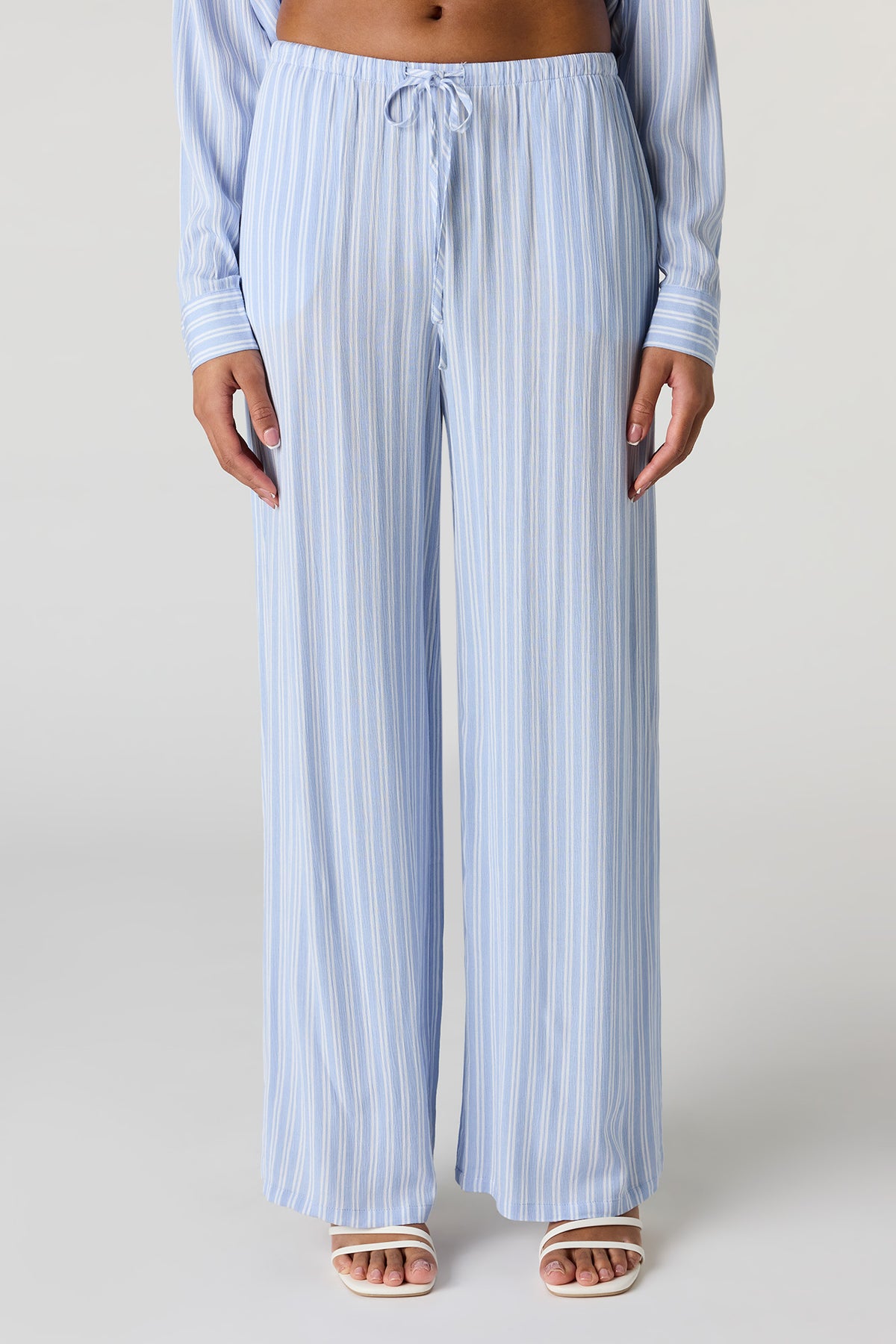 Vue alternative 2. Pantalon fluide à jambe large
