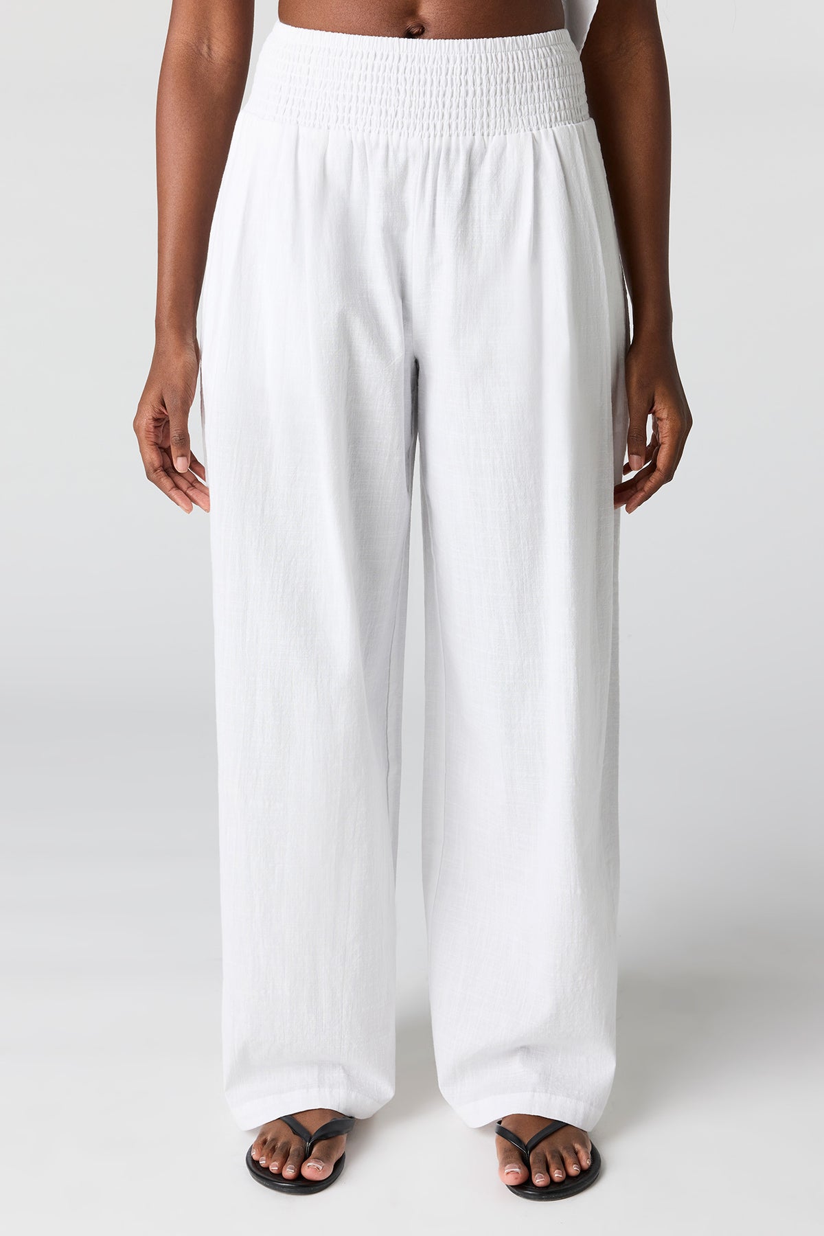 Vue alternative 2. Pantalon à jambe large avec taille smockée