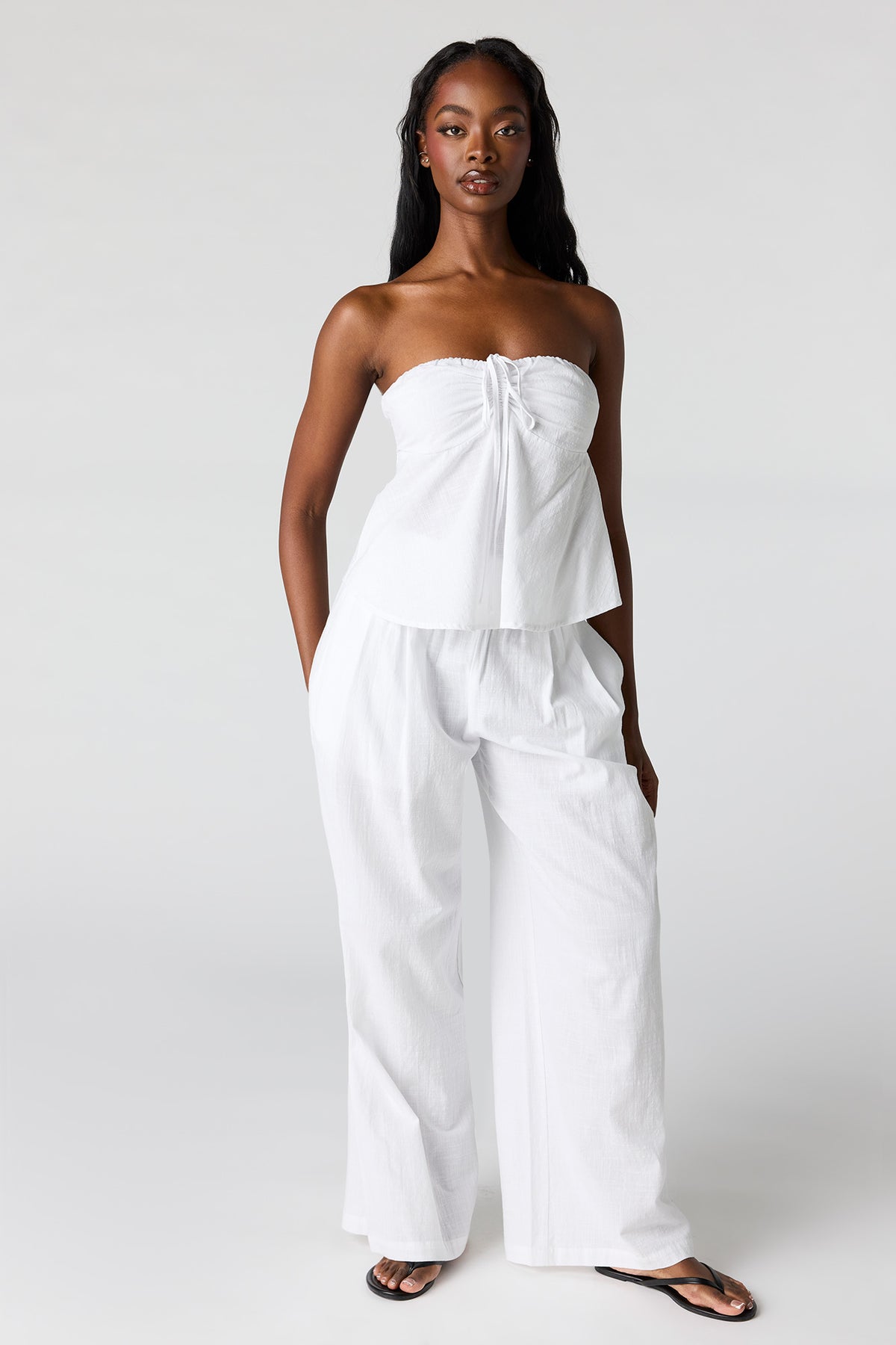 Pantalon à jambe large avec taille smockée