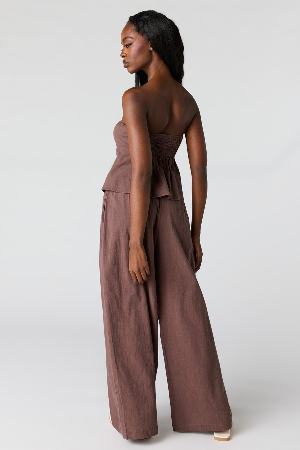 Vue alternative 3. Pantalon à jambe large avec taille smockée