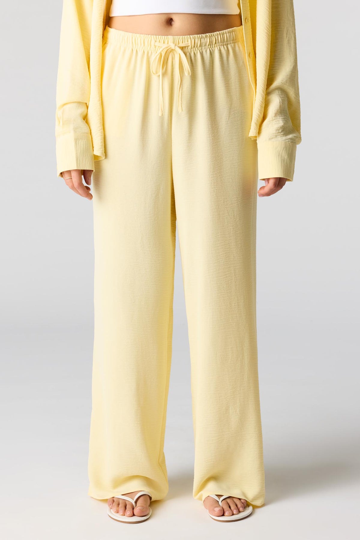Vue alternative 2. Pantalon fluide à jambe large