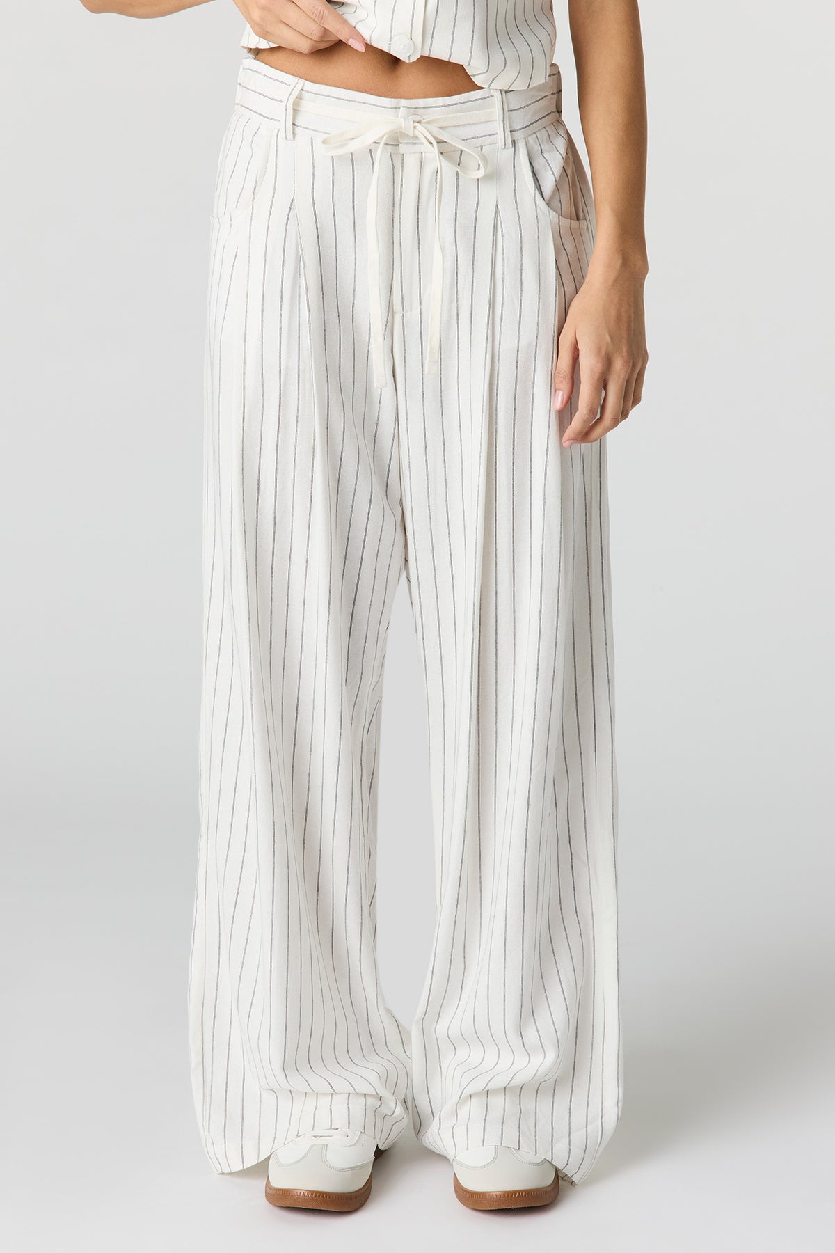 Alt View 2. Linen-Blend Drawstring Trouser - Pinstripe