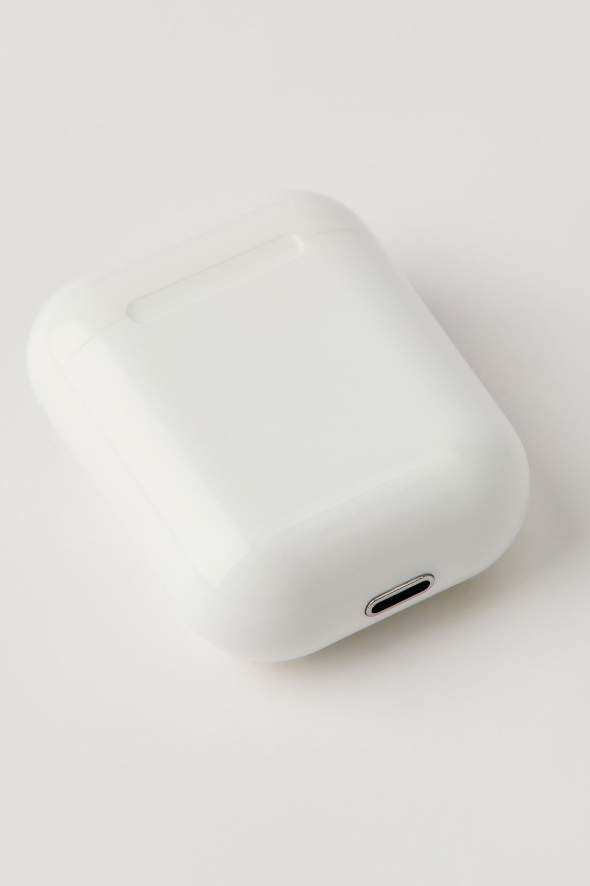 Alt View 3. Wireless Bluetooth Earbuds & Charging Case - White