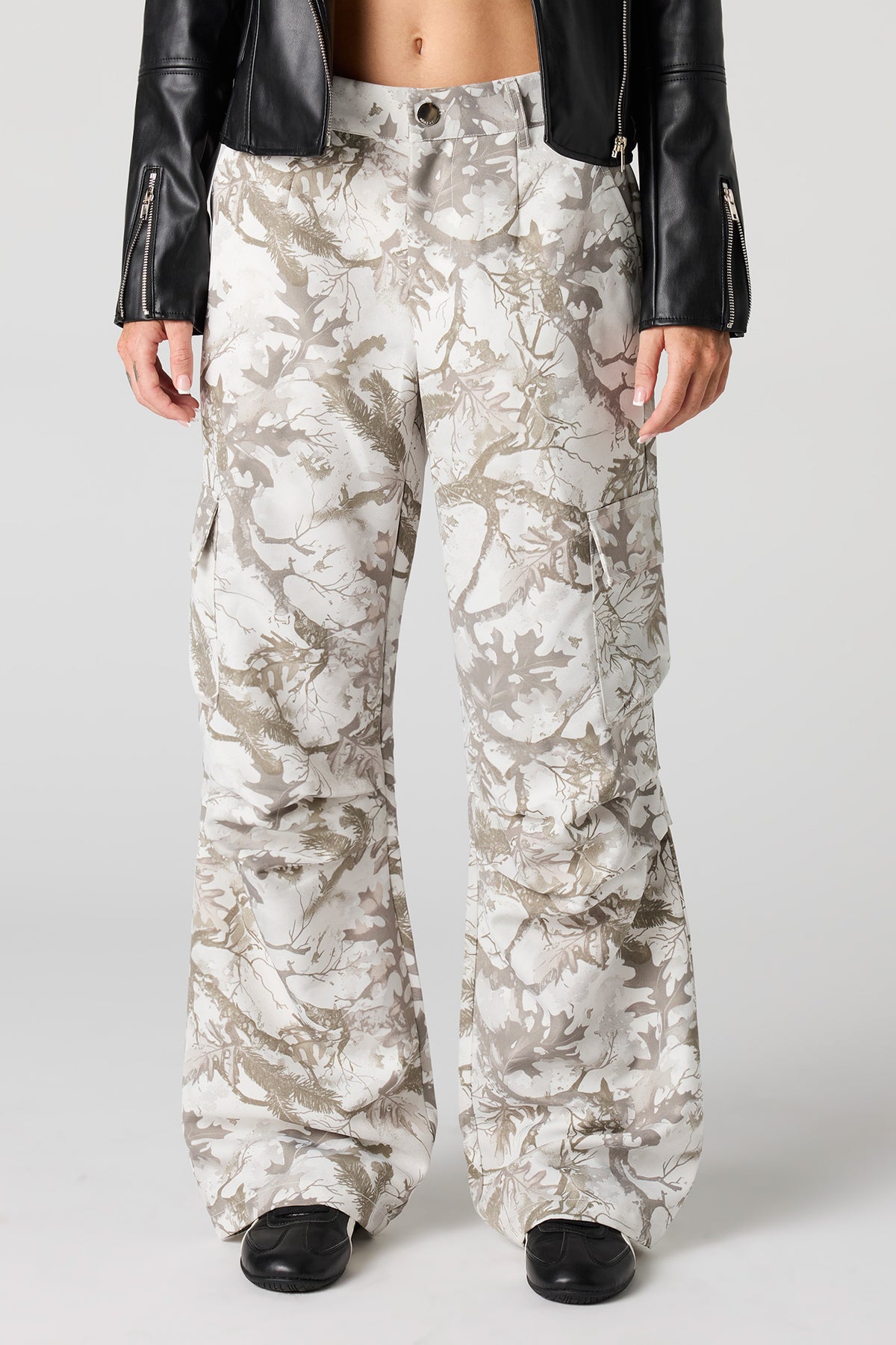 Vue alternative 2. Jean cargo baggy avec motif camouflage