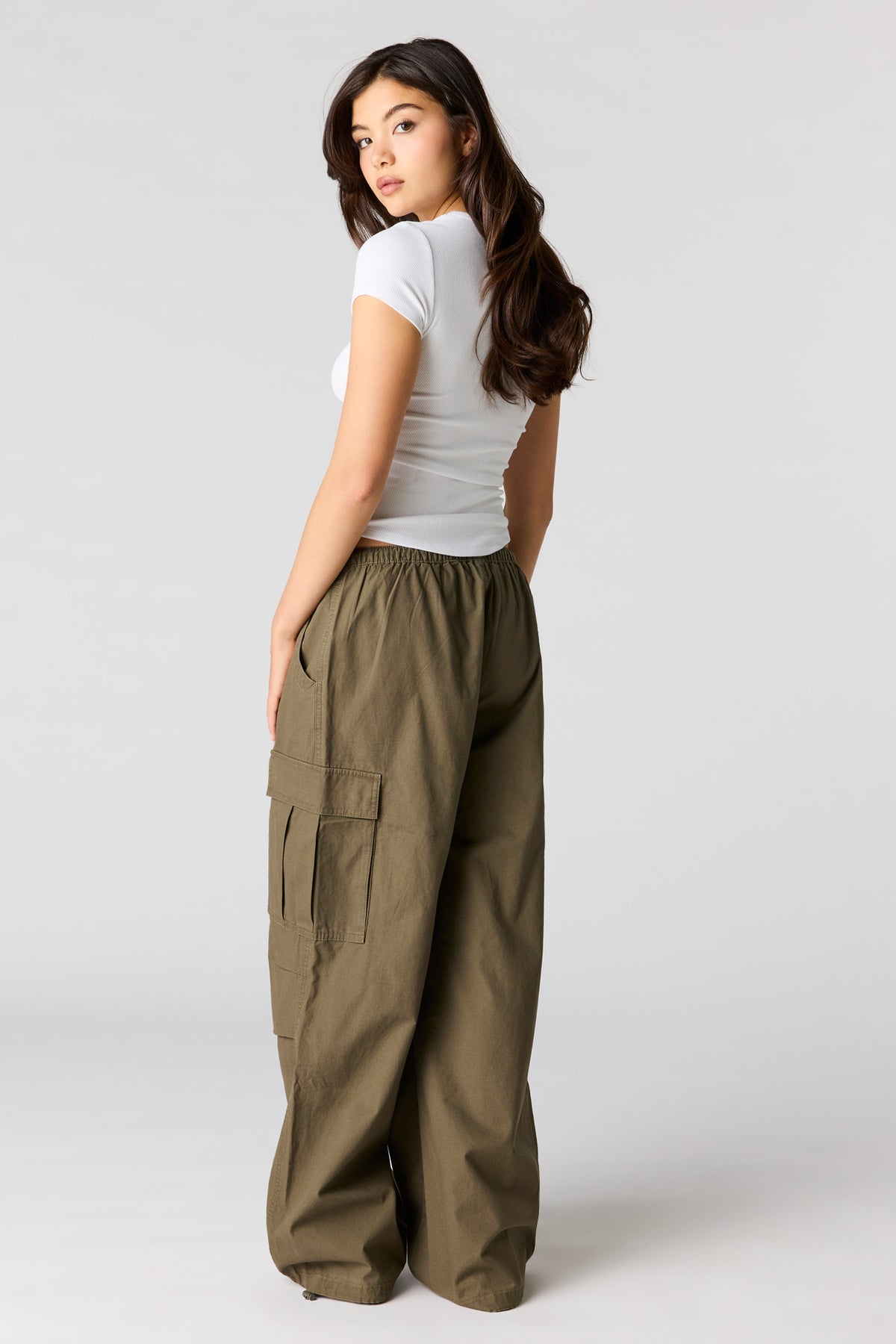 Vue alternative 3. Pantalon cargo parachute