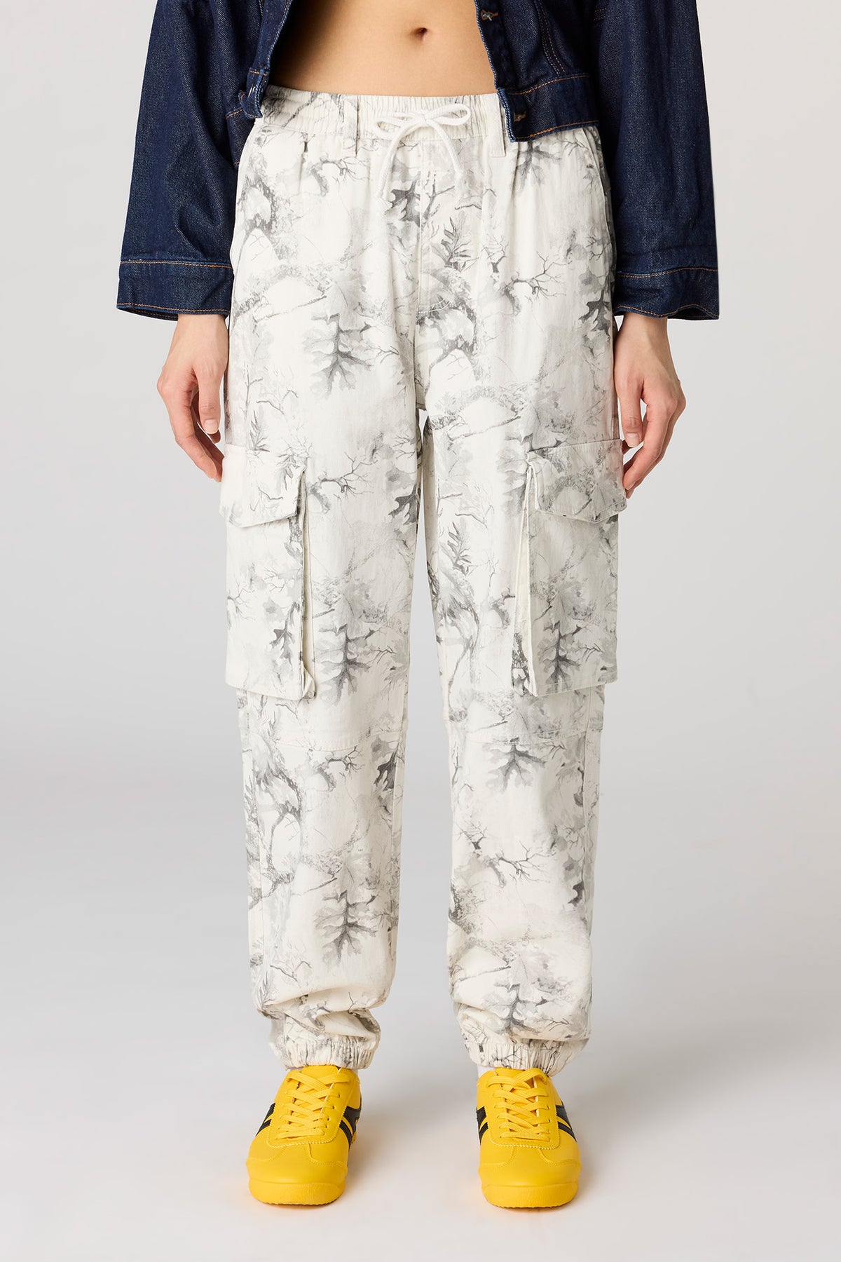 Alt View 2. Cargo Jogger - White