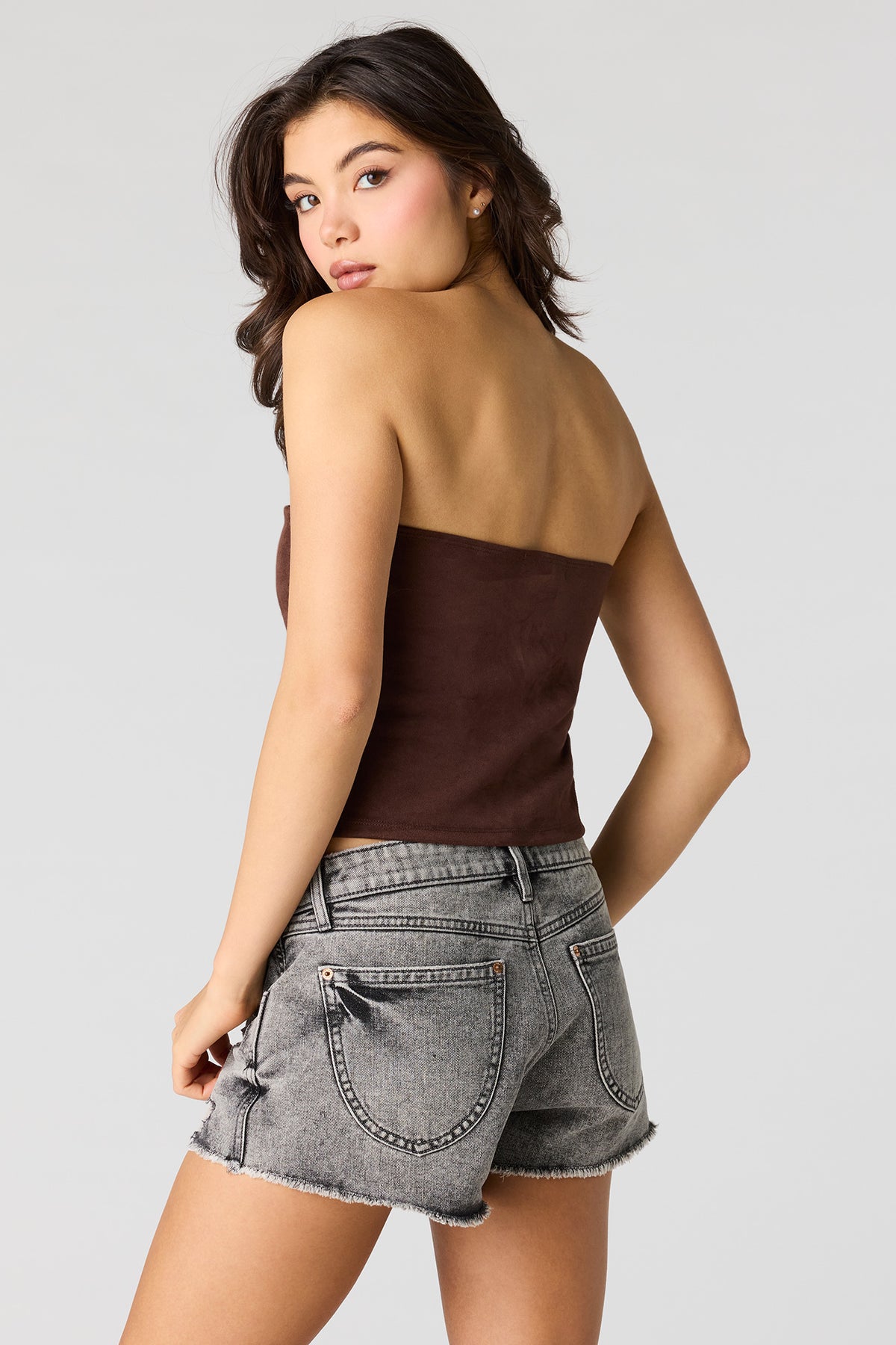 Vue alternative 2. Short Cali en denim gris déchiré à taille basse