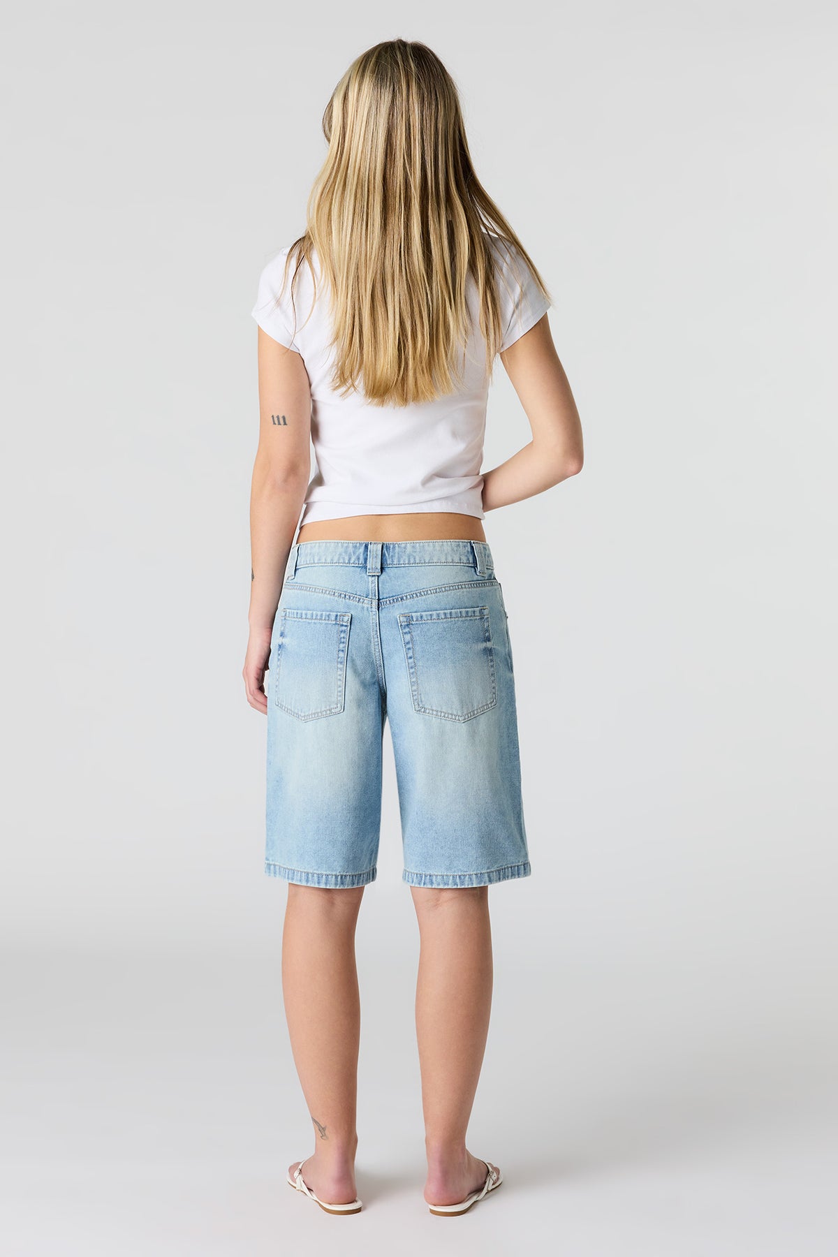 Alt View 3. Low Rise Baggy Light Jort with Keychain - Light Denim Blue