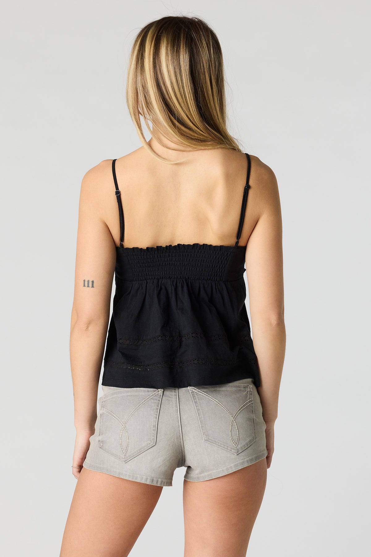 Vue alternative 2. Short en denim extensible gris à taille basse
