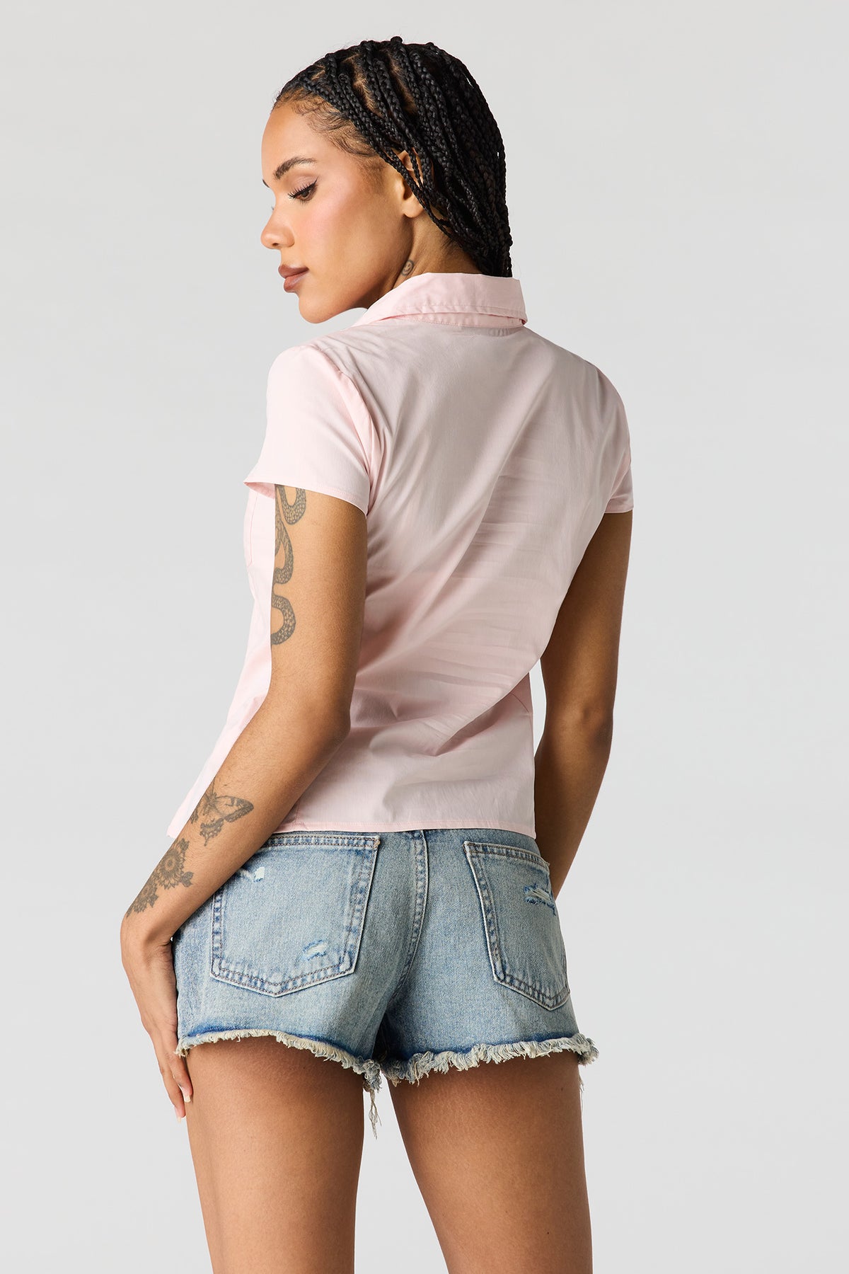 Vue alternative 2. Short Chelsea en denim vintage déchiré moyen à taille haute