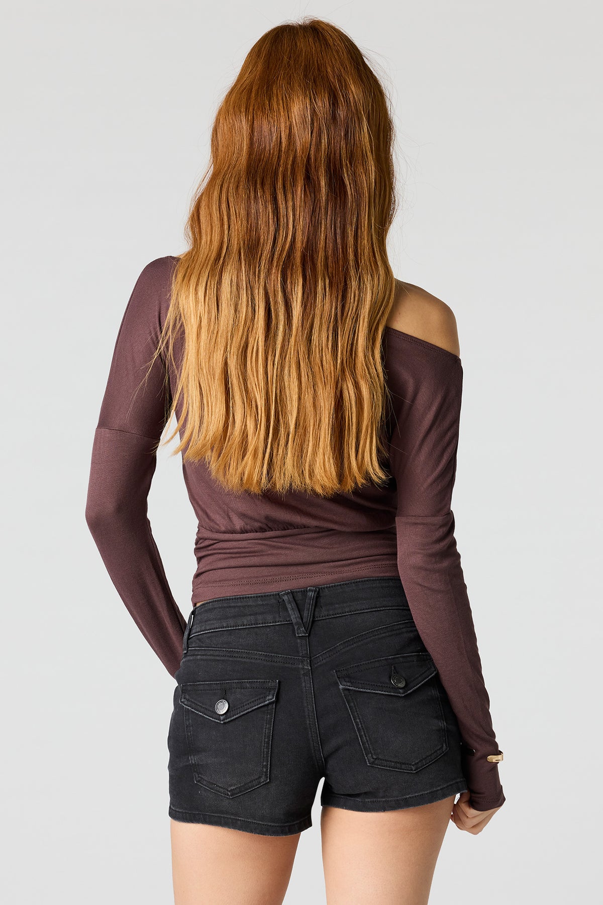 Vue alternative 2. Short remonte-fesses en denim extensible à taille montante