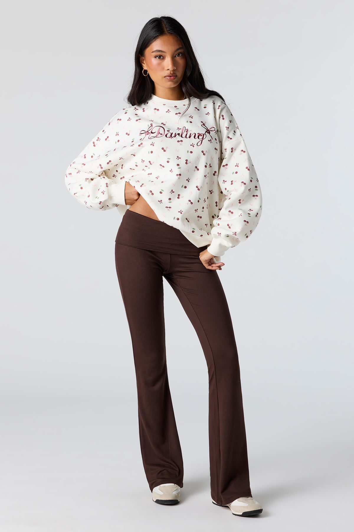 Vue alternative 2. Pantalon à taille repliée avec imprimé