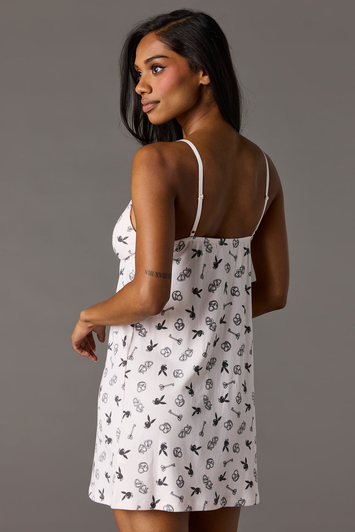 Vue alternative 2. Robe pyjama côtelé avec bordure en dentelle Playboy