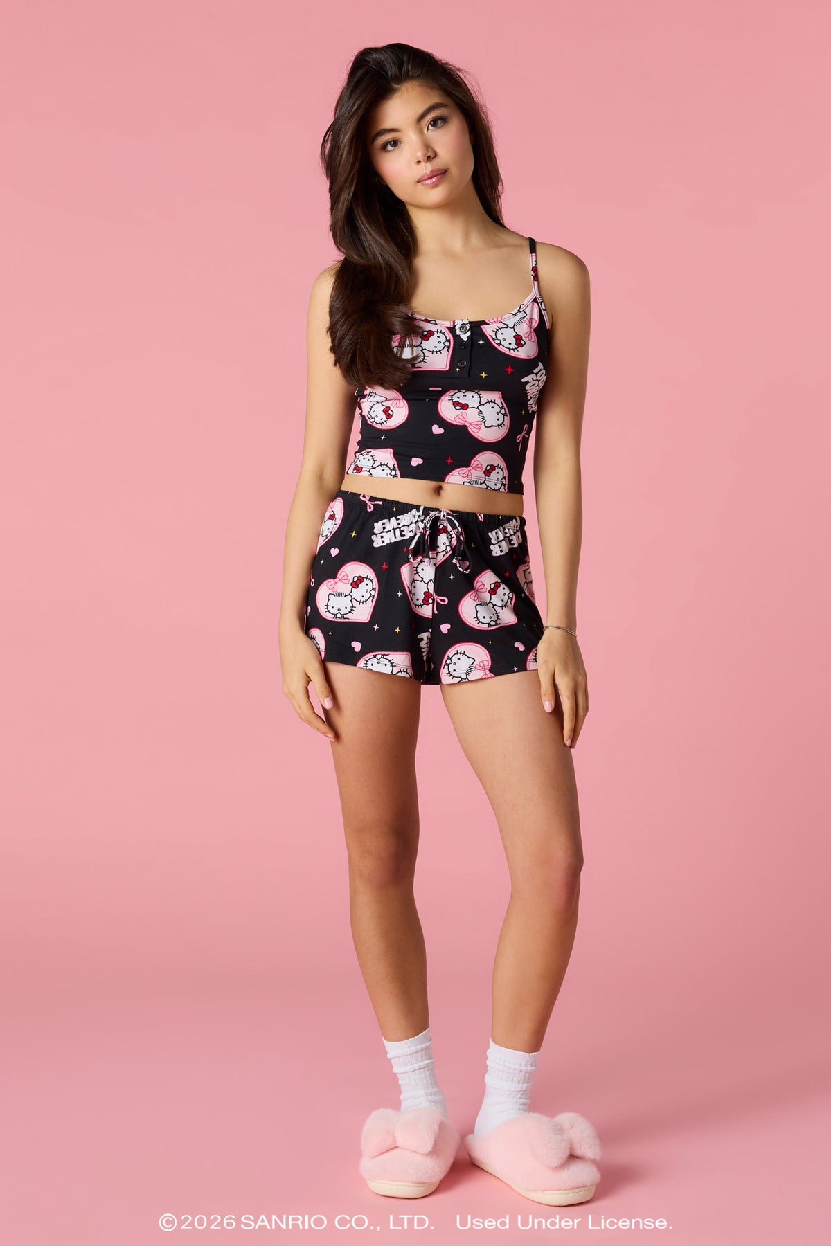 Vue alternative 3. Ensemble pyjama avec débardeur à imprimé Hello Kitty® & Dear Daniel™ et short