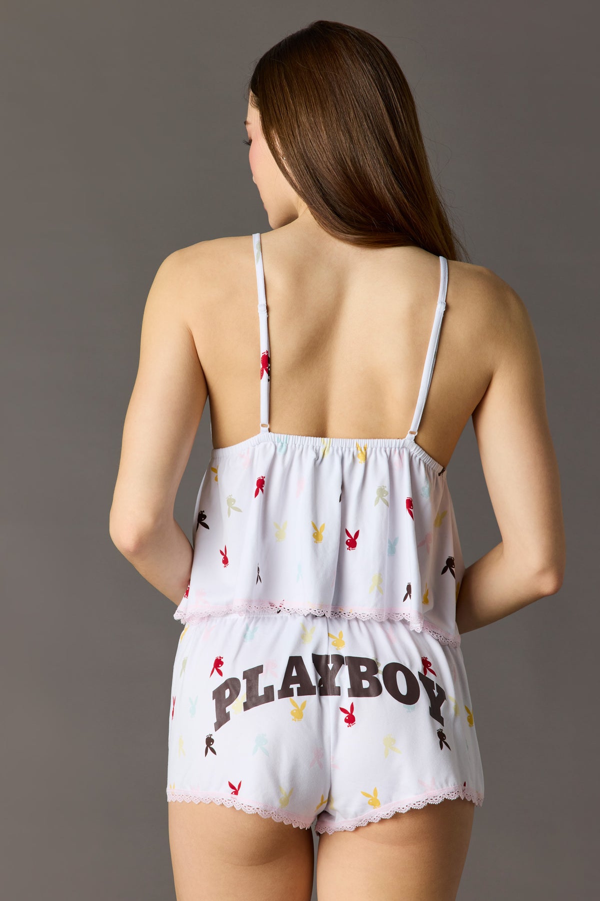 Vue alternative 2. Ensemble pyjama avec débardeur de style nuisette à imprimé Playboy et short