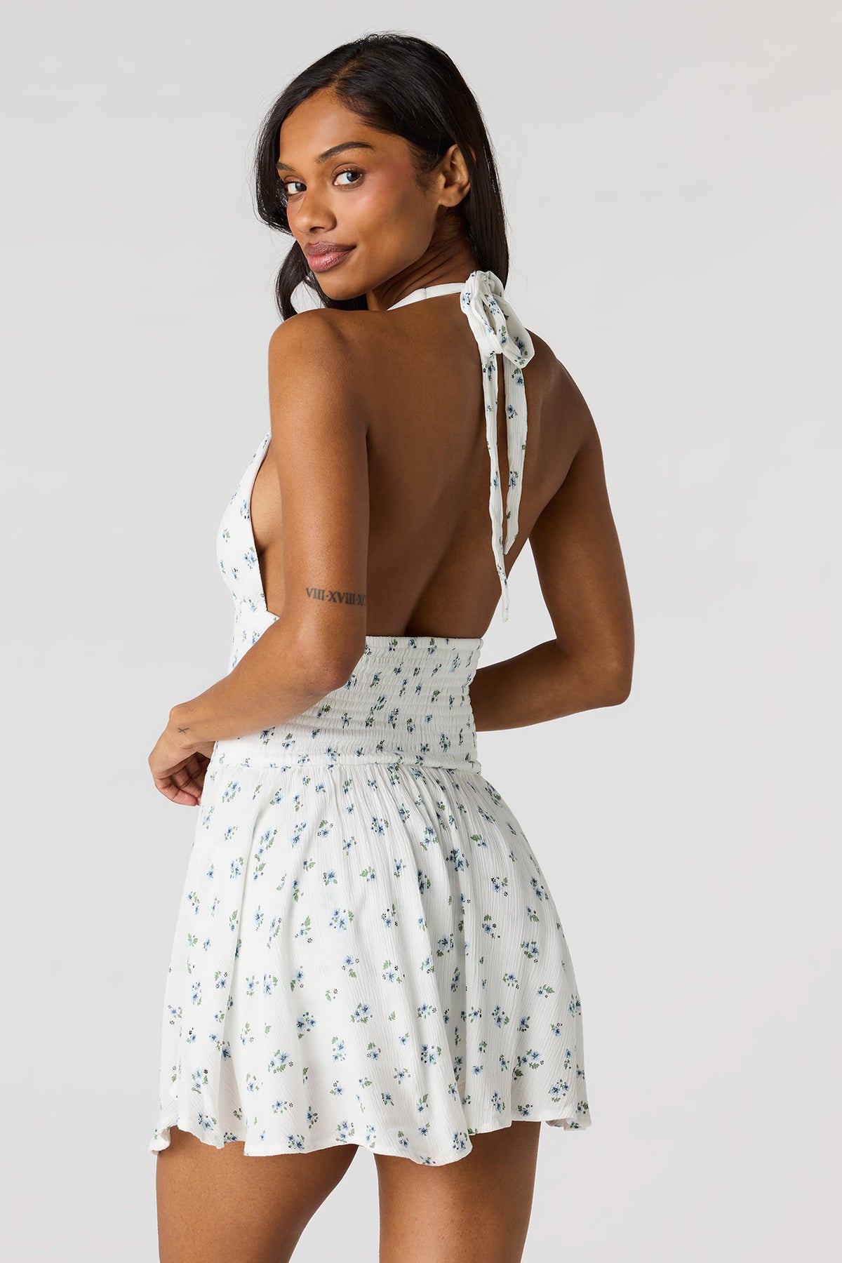 Vue alternative 2. Combi-short bain-de-soleil smocké