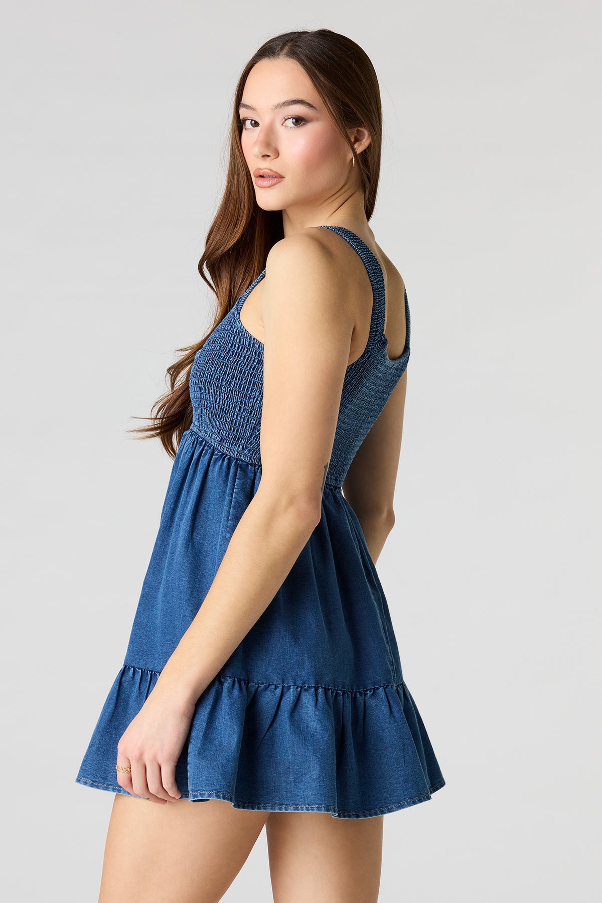 Vue alternative 2. Minirobe plissée