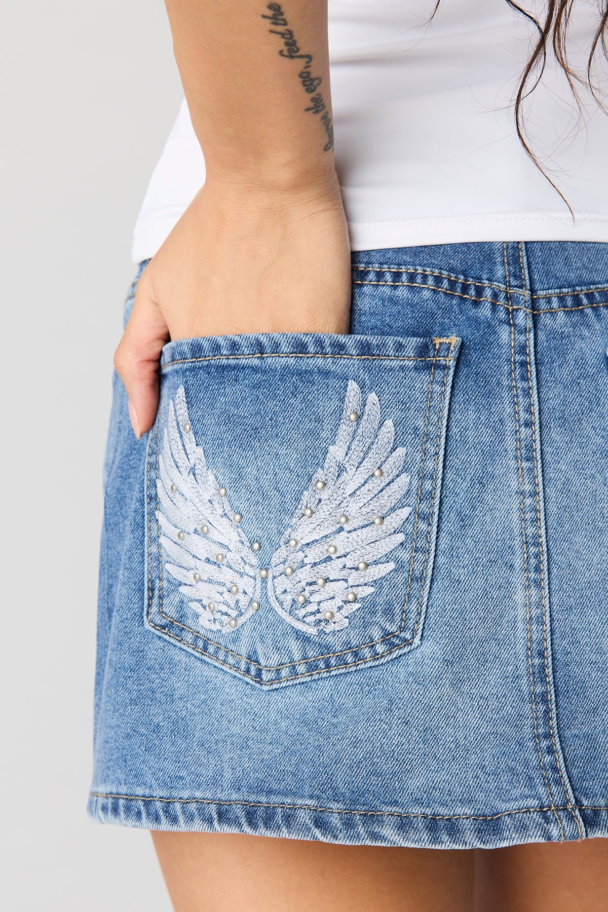 Alt View 4. Low Rise Rhinestone Pocket Denim Skort - Medium Blue