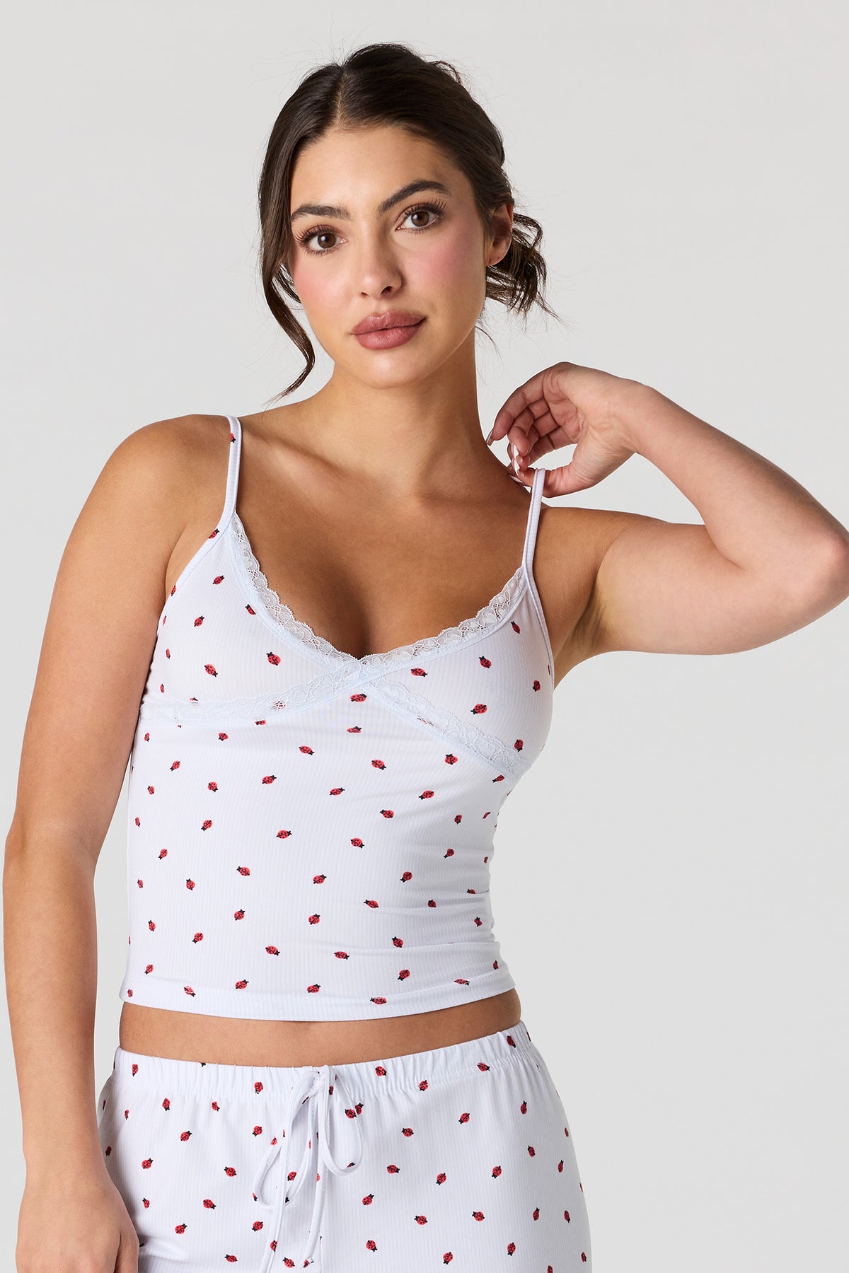 Vue alternative 2. Ensemble pyjama avec débardeur côtelé à liséré de dentelle et pantalon