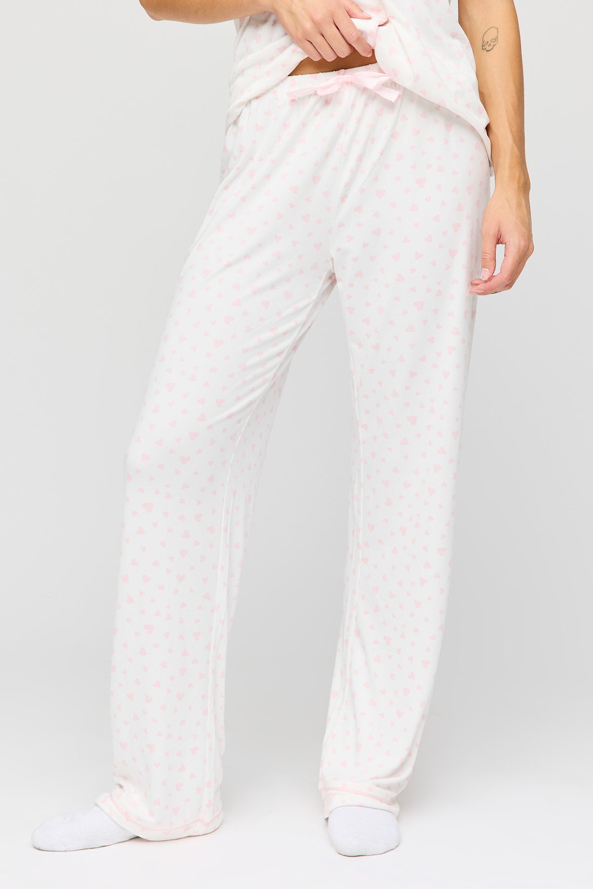 Vue alternative 3. Ensemble pyjama avec haut boutonné à manches courtes et pantalon