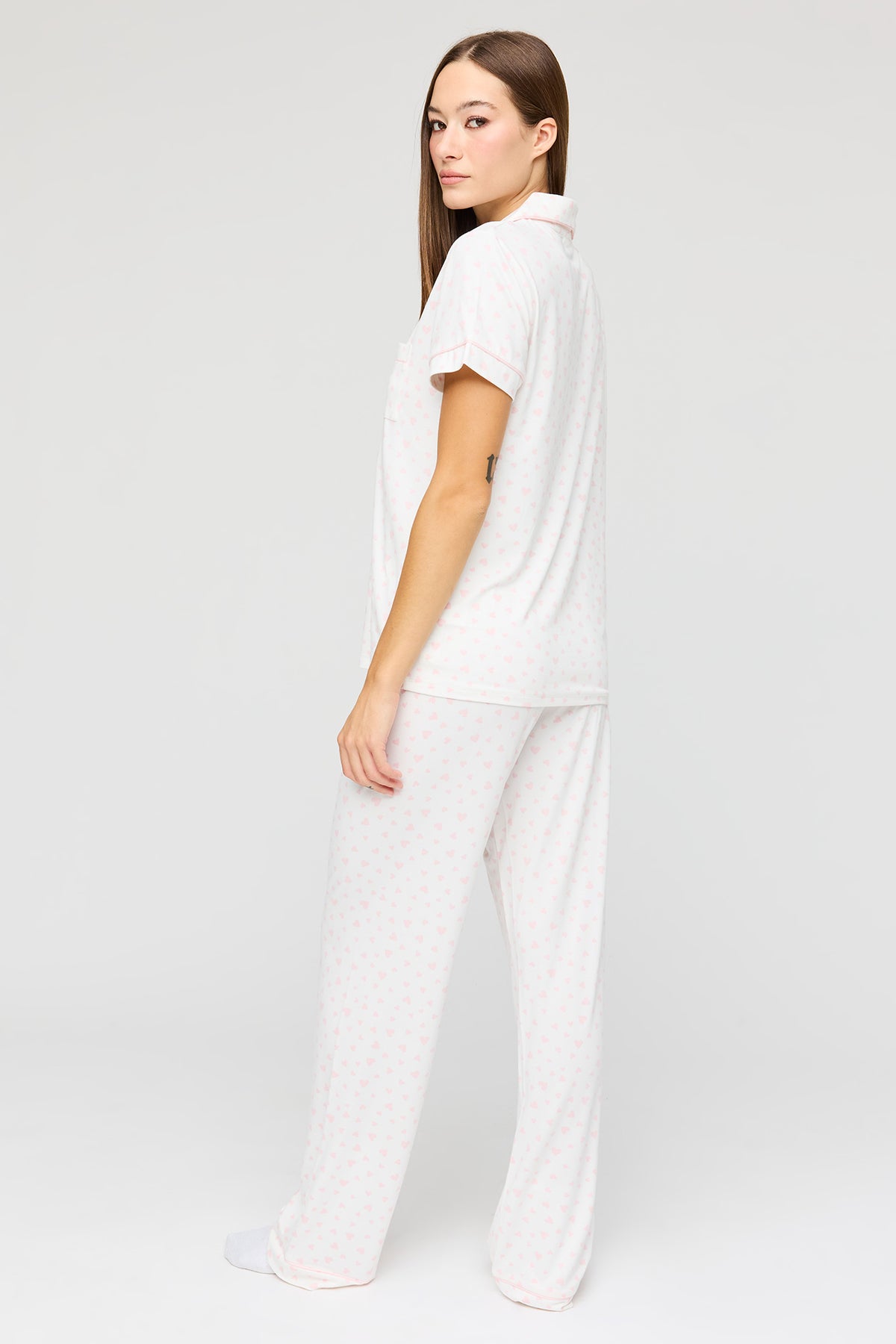Vue alternative 4. Ensemble pyjama avec haut boutonné à manches courtes et pantalon