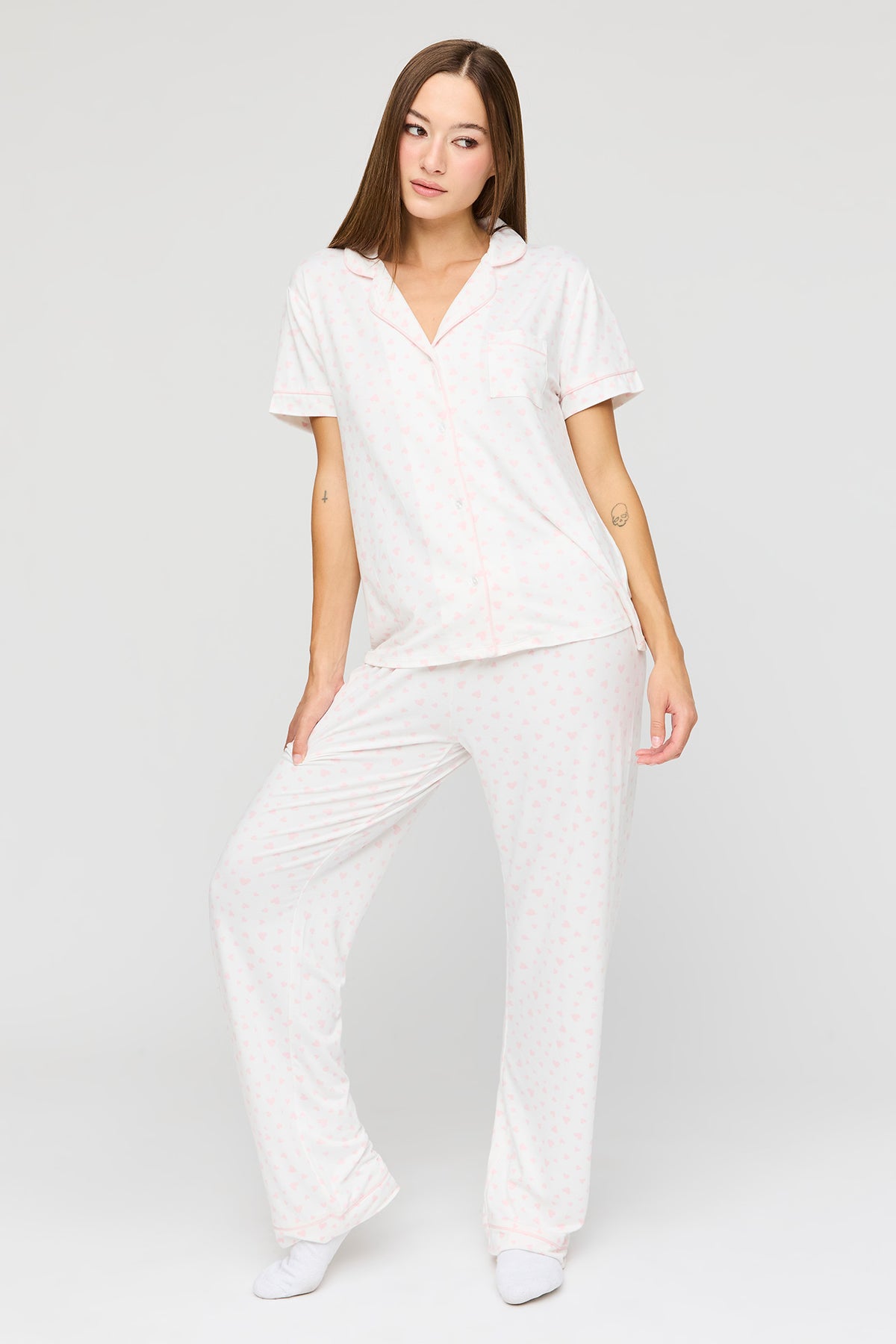 Ensemble pyjama avec haut boutonné à manches courtes et pantalon