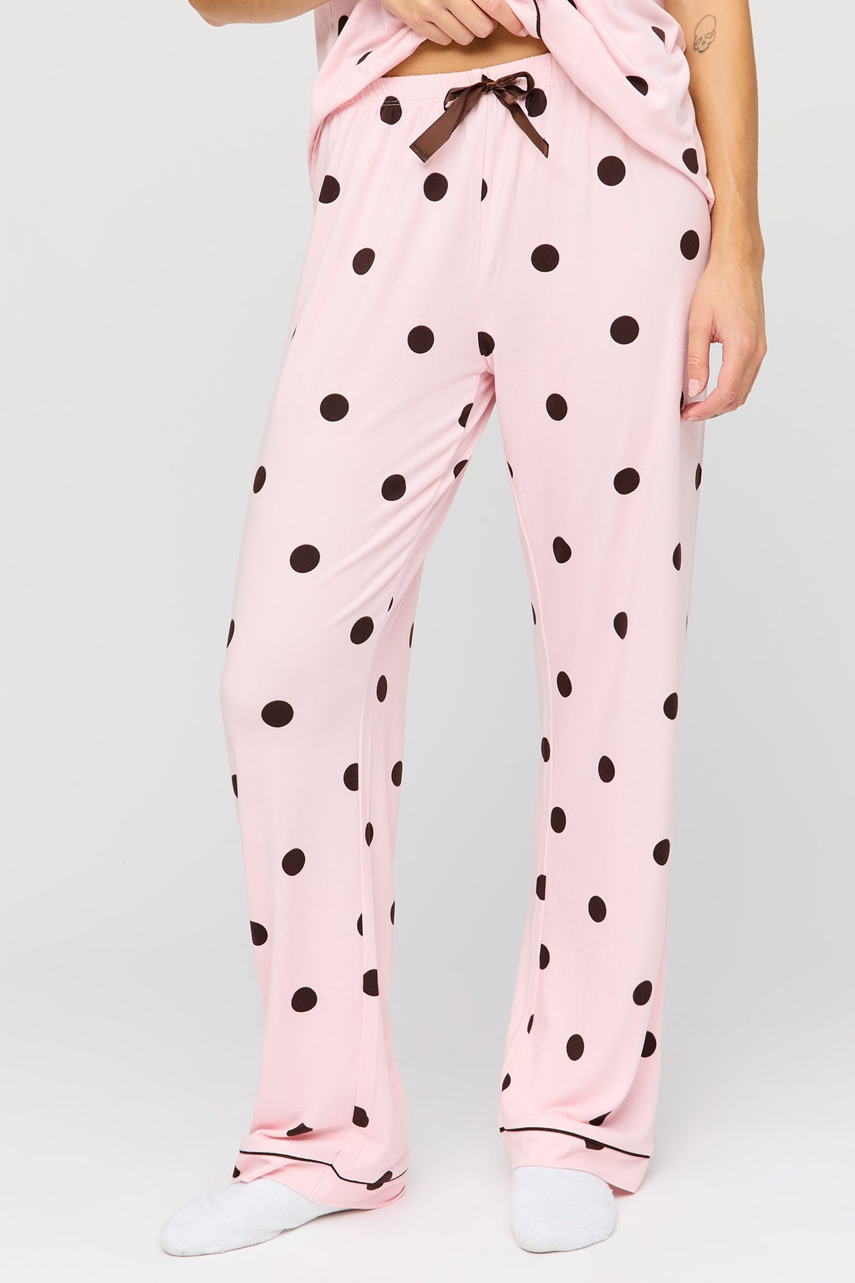 Vue alternative 3. Ensemble pyjama avec haut boutonné à manches courtes et pantalon