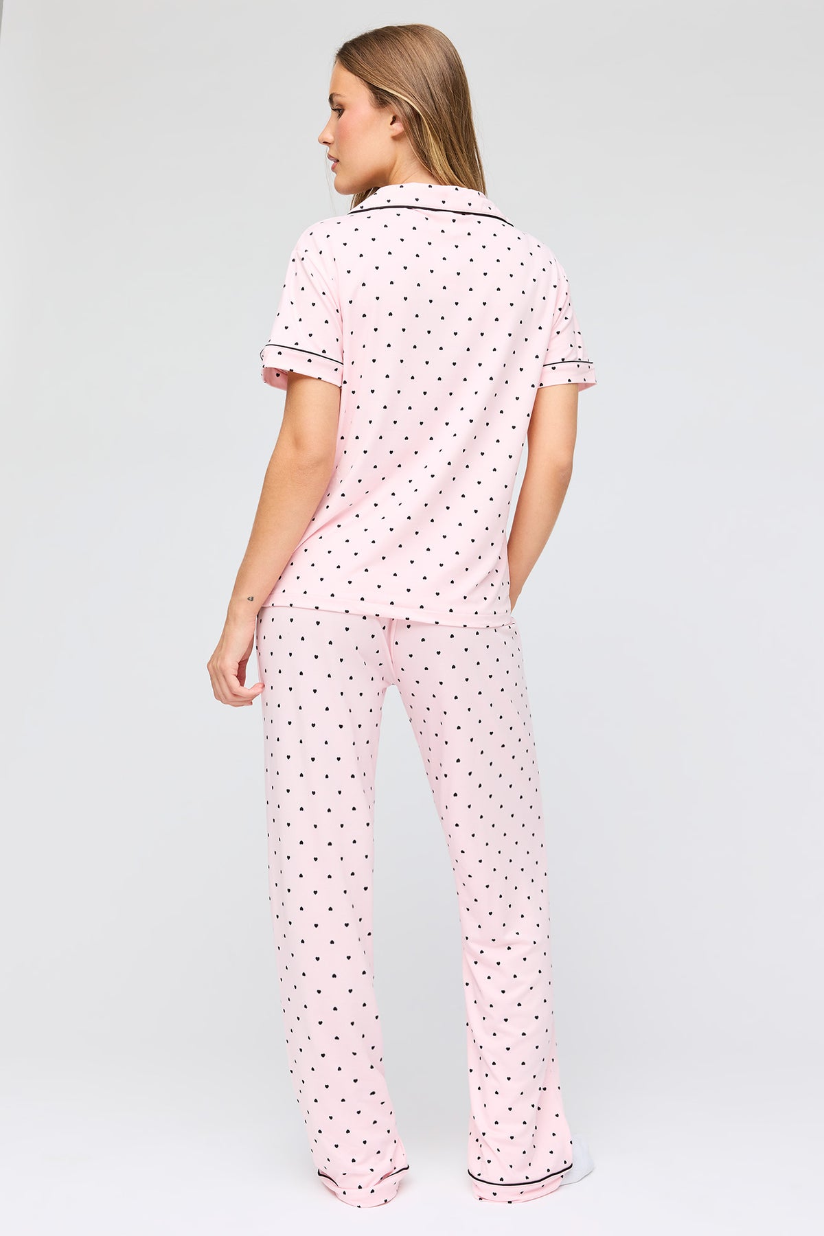 Vue alternative 4. Ensemble pyjama avec haut boutonné doux et pantalon