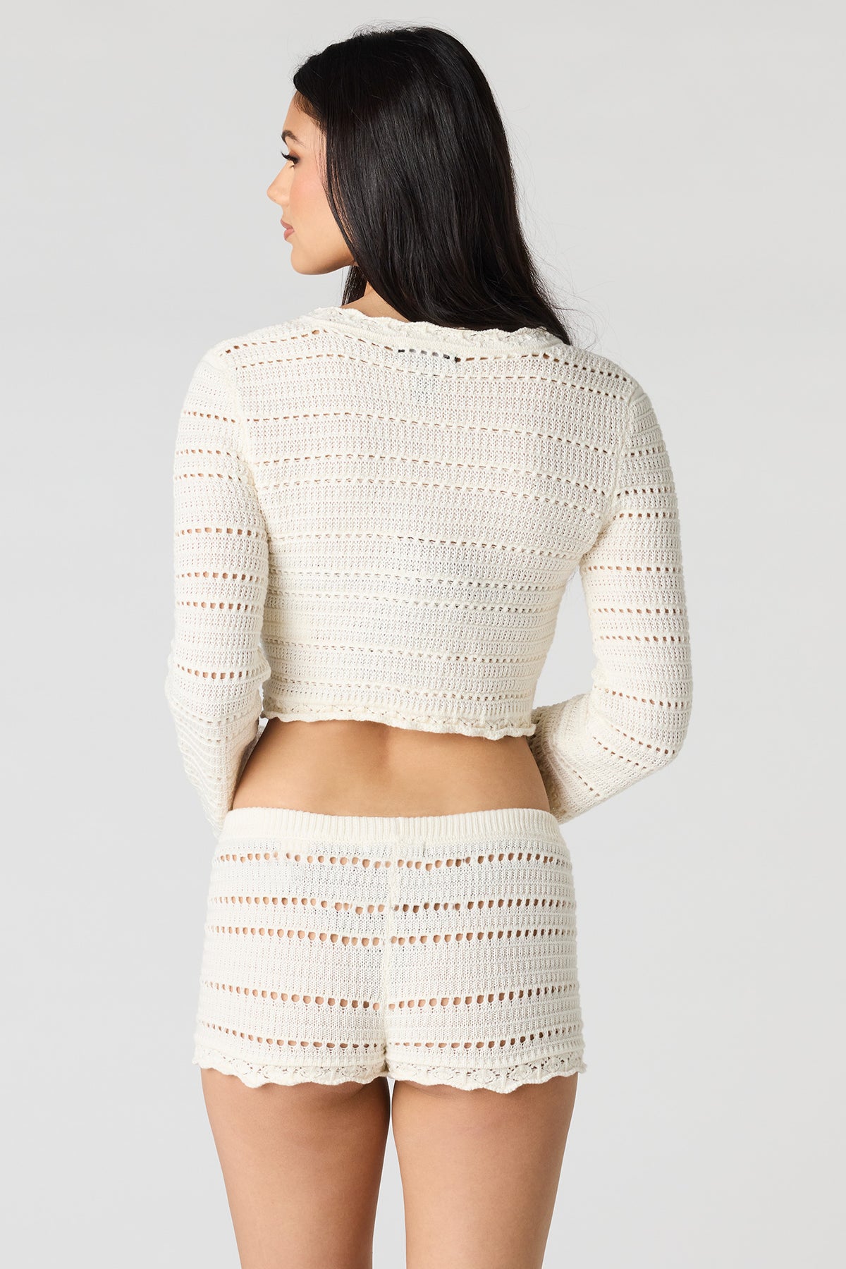 Vue alternative 2. Short court crocheté