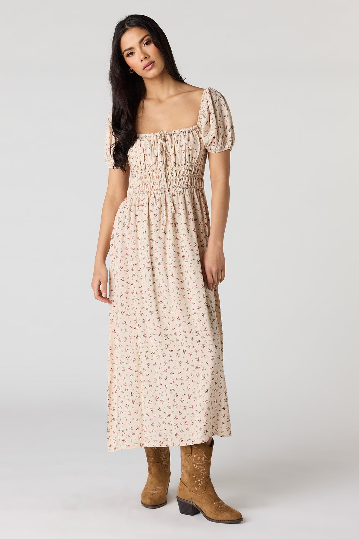 Robe midi fleurie avec manches bouffantes